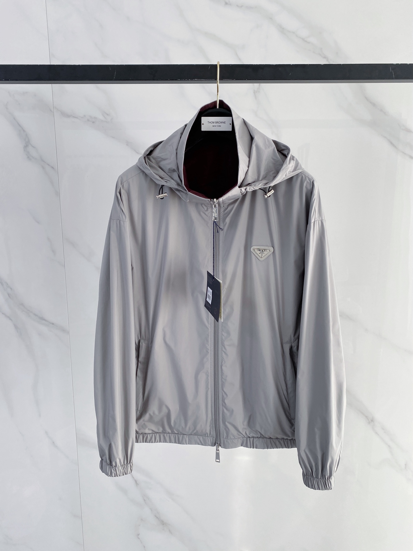 Prada 普拉达 双面穿 2026ss春季新款连帽夹克外套全高端版本！高定专柜面料辅料，透气舒适度高，