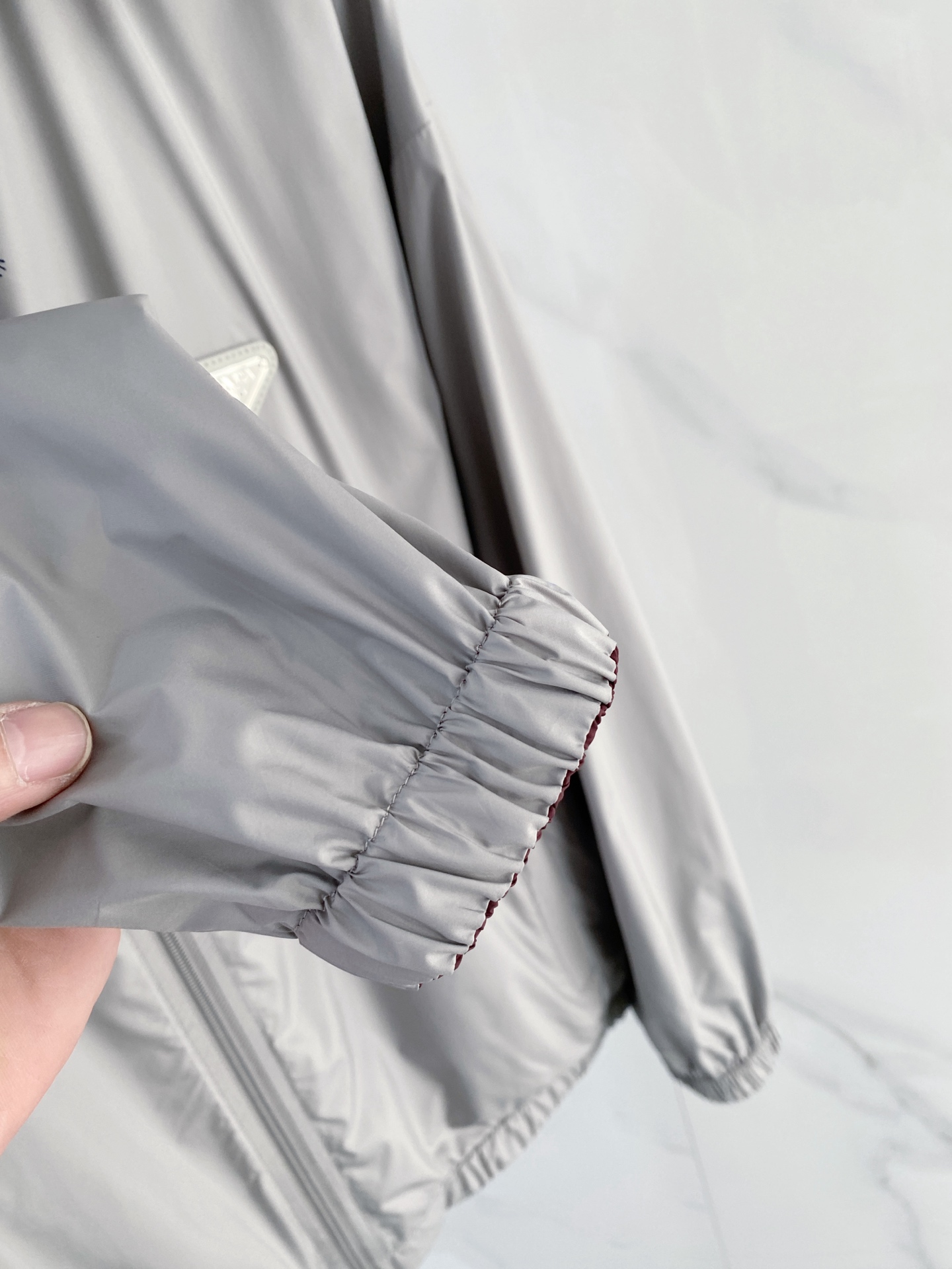 Prada 普拉达 双面穿 2026ss春季新款连帽夹克外套全高端版本！高定专柜面料辅料，透气舒适度高，