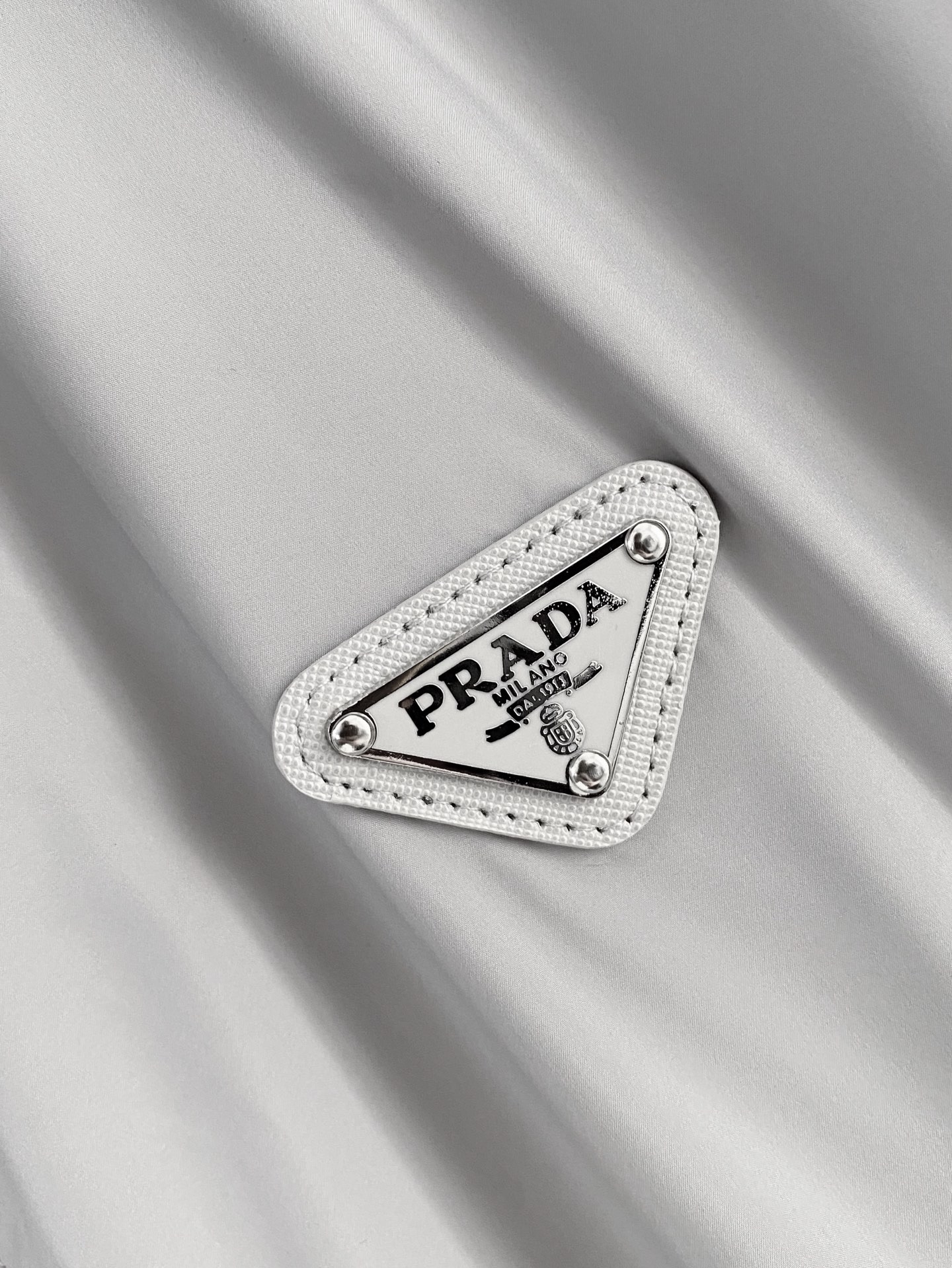Prada 普拉达 双面穿 2026ss春季新款连帽夹克外套全高端版本！高定专柜面料辅料，透气舒适度高，