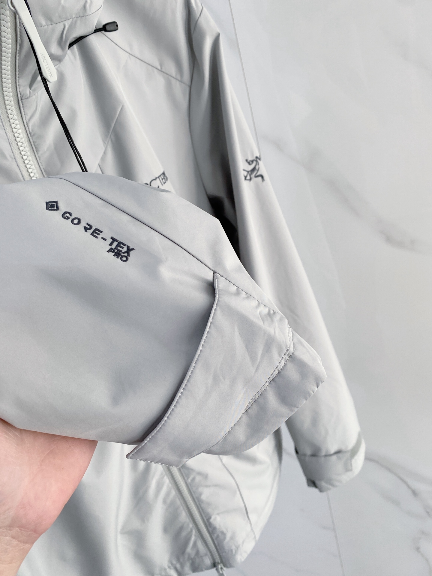 ARC TERYX 始祖鸟2026ss春季新款 官网同款男士夹克外套，原单三标齐全高端版本 定制面料 透