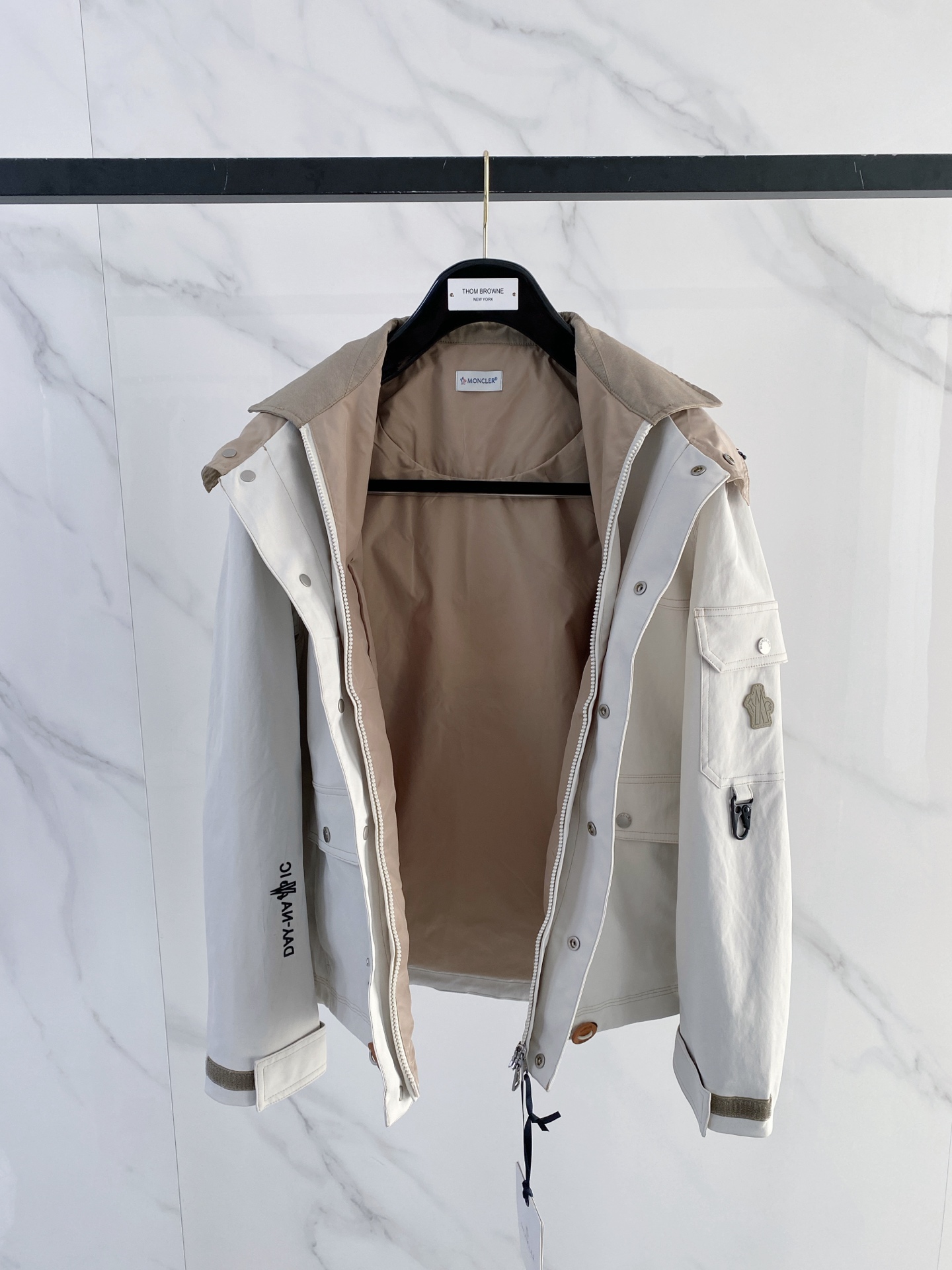 Moncler 蒙口 2026ss春季新款 官网同款男士夹克外套，原单三标齐全高端版本 定制面料 透气舒