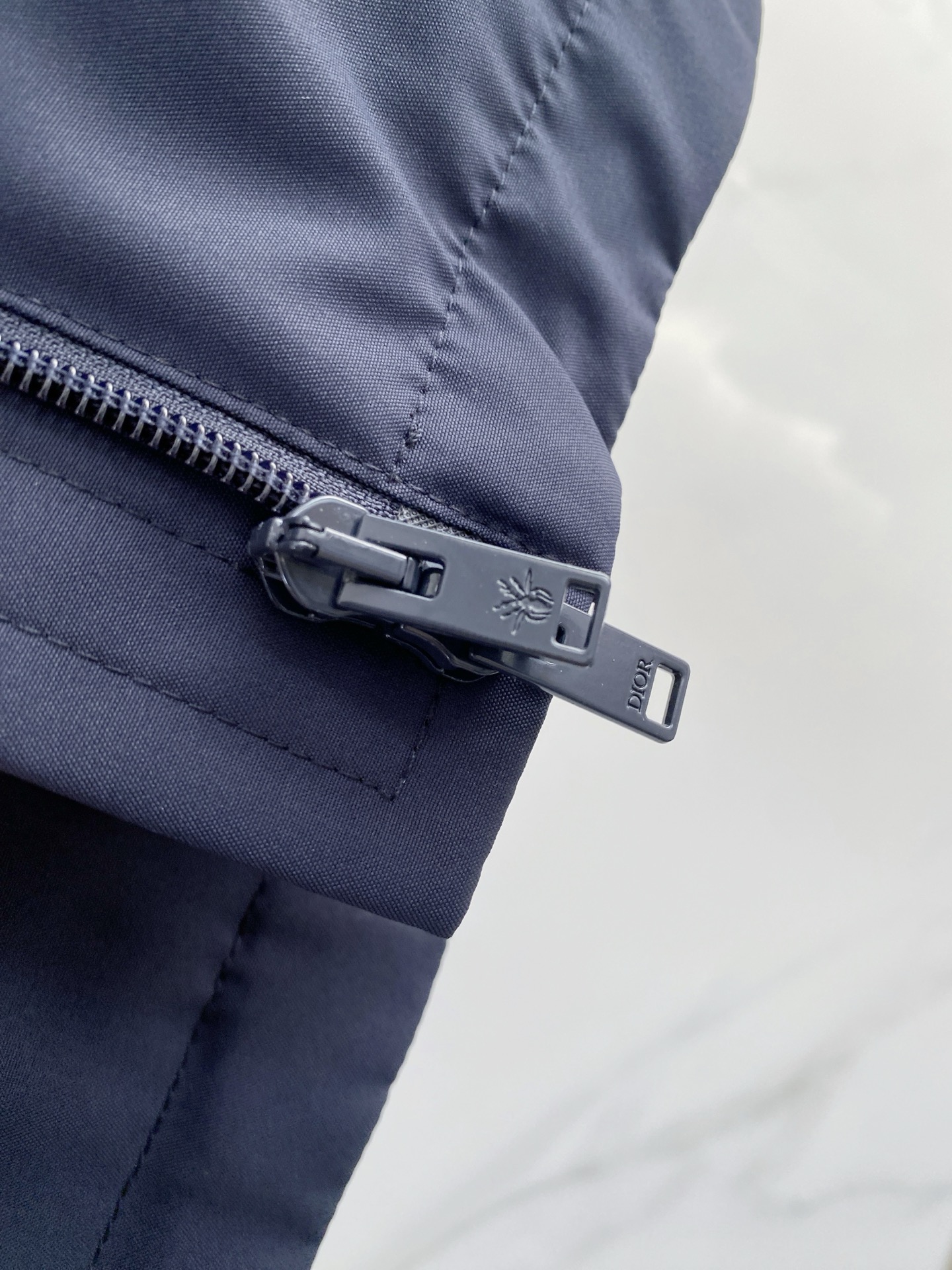 Dior 迪奥 2026ss春季新款连帽夹克外套全高端版本！高定专柜面料辅料，透气舒适度高，细节无可挑剔