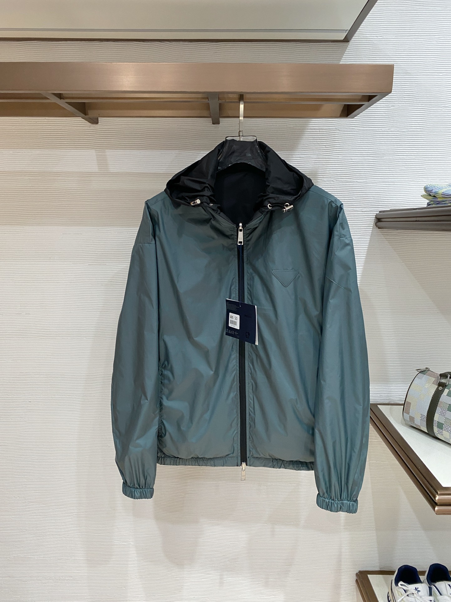 Prada 普拉达 双面穿 2026ss春季新款连帽夹克外套全高端版本！高定专柜面料辅料，透气舒适度高，