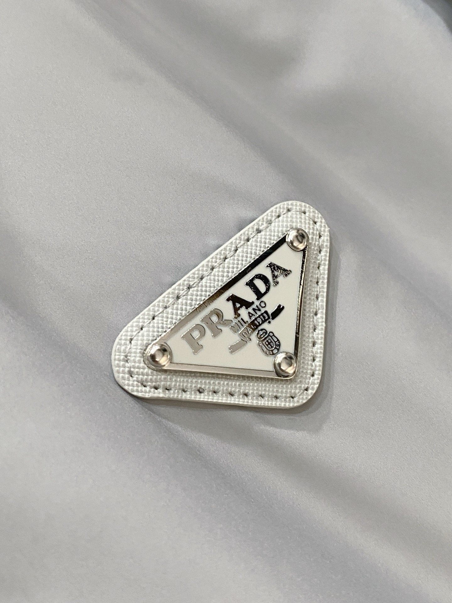 Prada 普拉达 双面穿 2026ss春季新款连帽夹克外套全高端版本！高定专柜面料辅料，透气舒适度高，