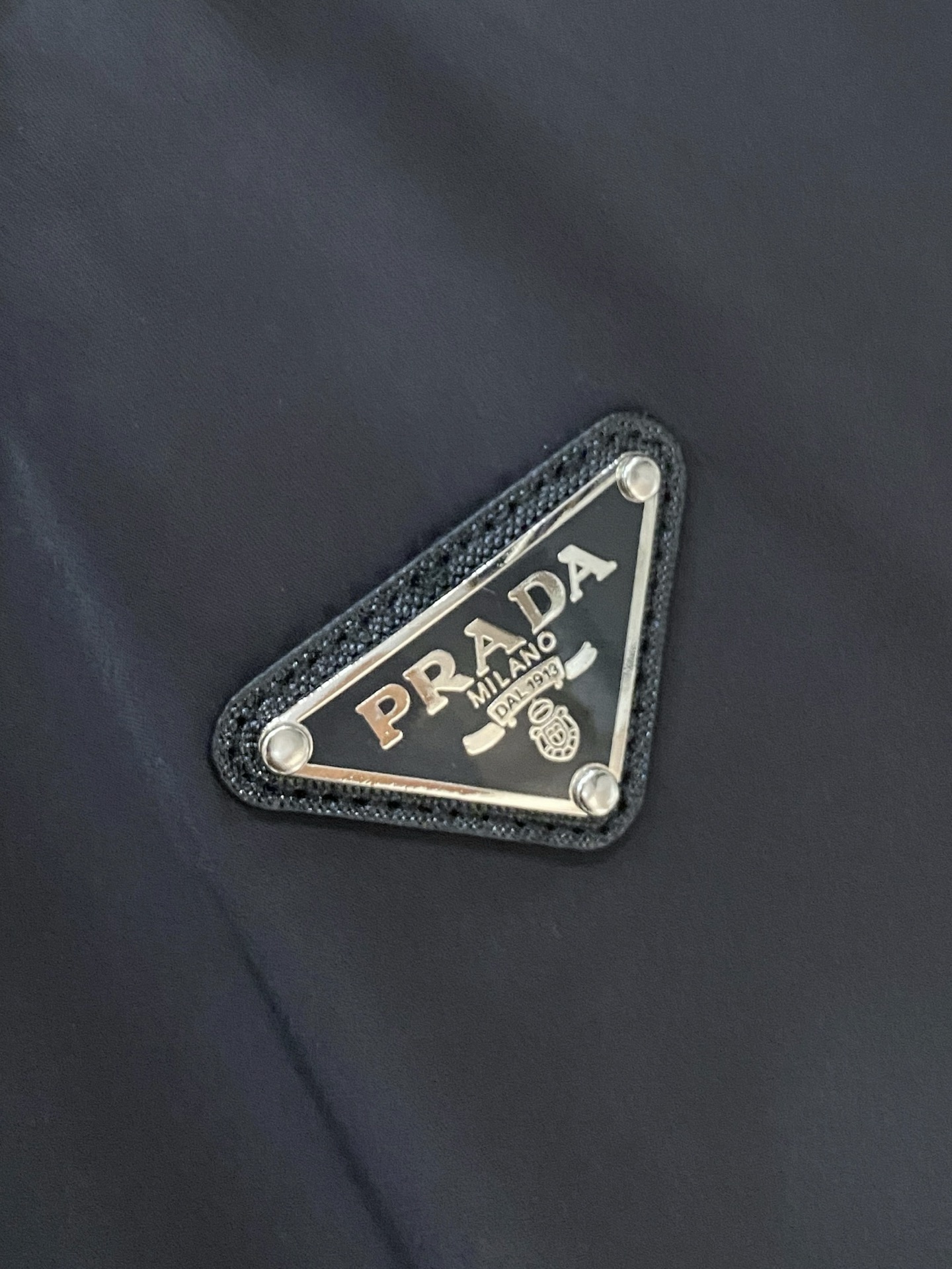 Prada 普拉达马甲 2026ss春季新款马甲夹克外套最新设计款 秀场新品‼品相非常完美，三标齐全色泽