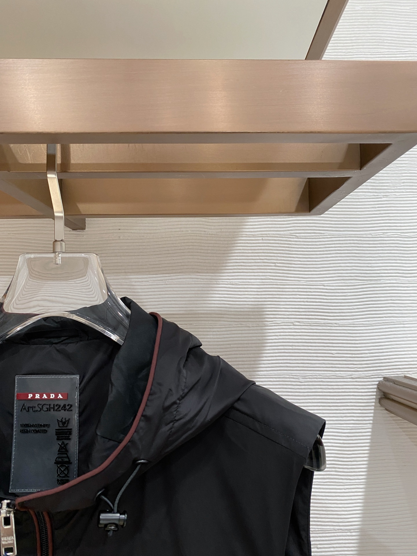 Prada 普拉达马甲 2026ss春季新款马甲夹克外套最新设计款 秀场新品‼品相非常完美，三标齐全色泽