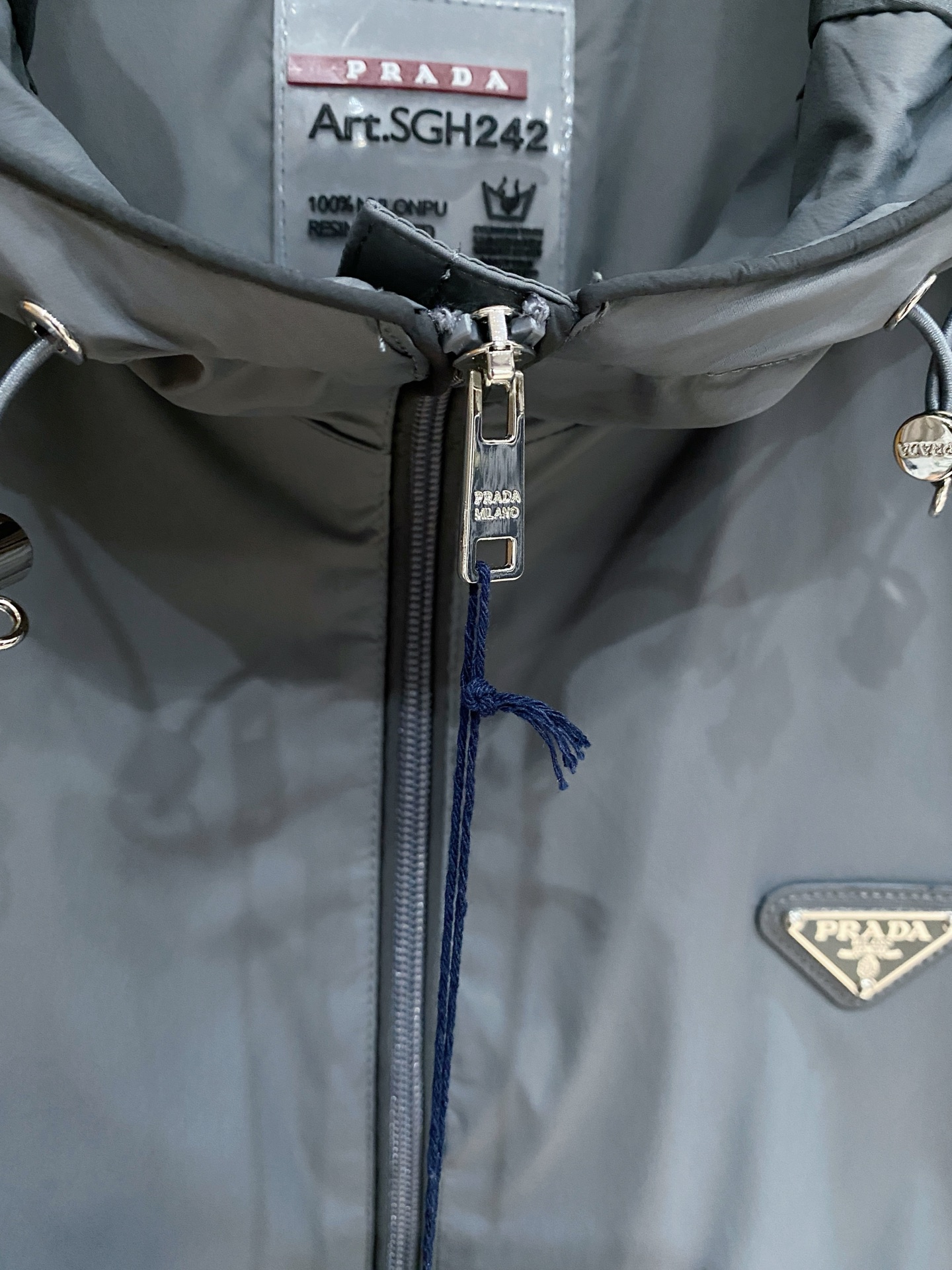 Prada 普拉达马甲 2026ss春季新款马甲夹克外套最新设计款 秀场新品‼品相非常完美，三标齐全色泽