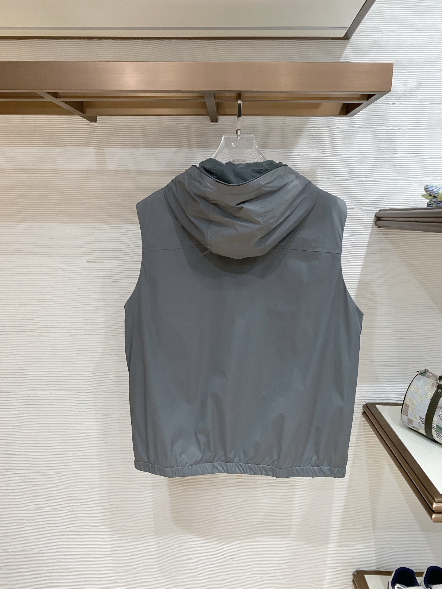 Prada 普拉达马甲 2026ss春季新款马甲夹克外套最新设计款 秀场新品‼品相非常完美，三标齐全色泽