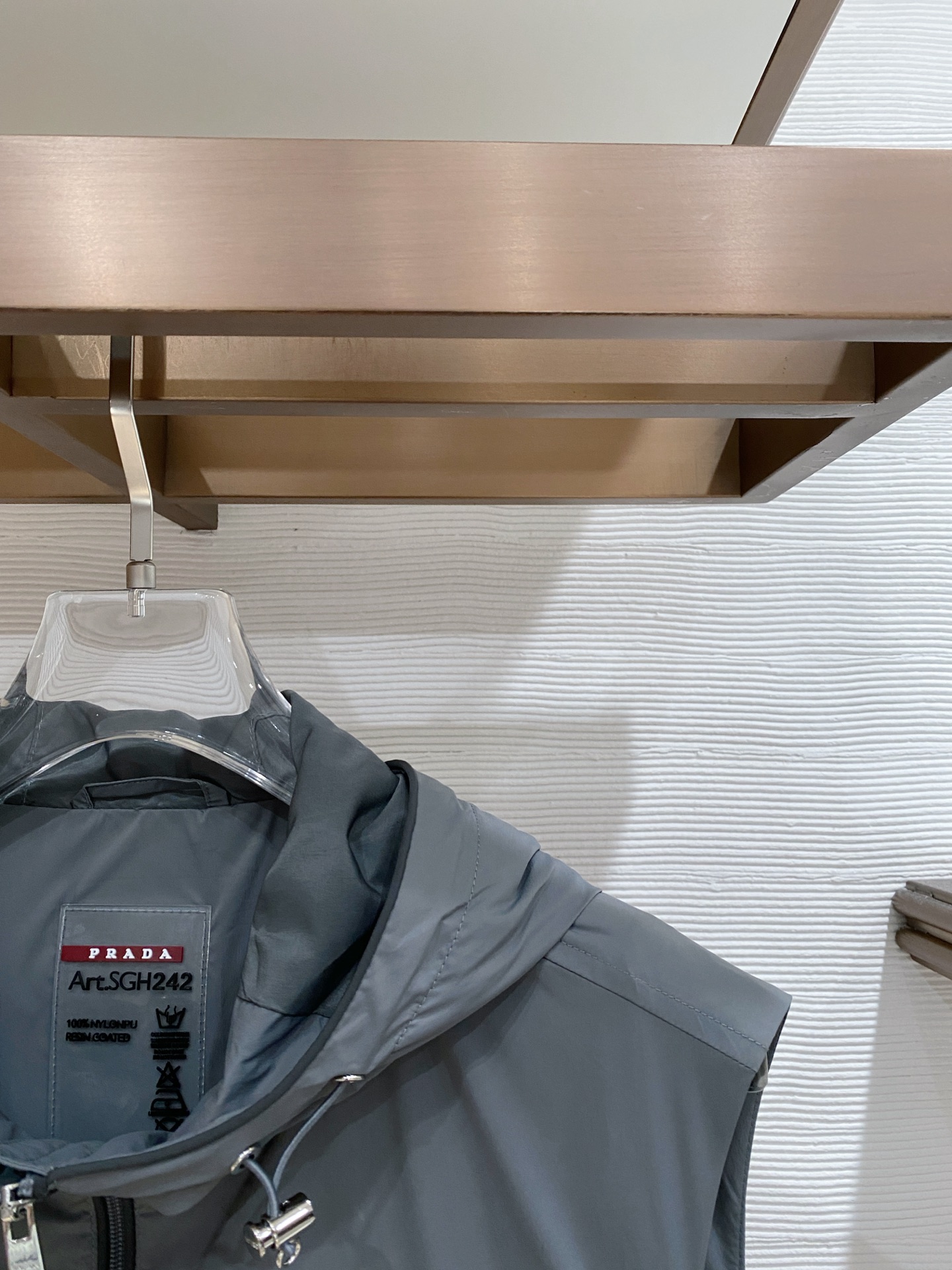 Prada 普拉达马甲 2026ss春季新款马甲夹克外套最新设计款 秀场新品‼品相非常完美，三标齐全色泽