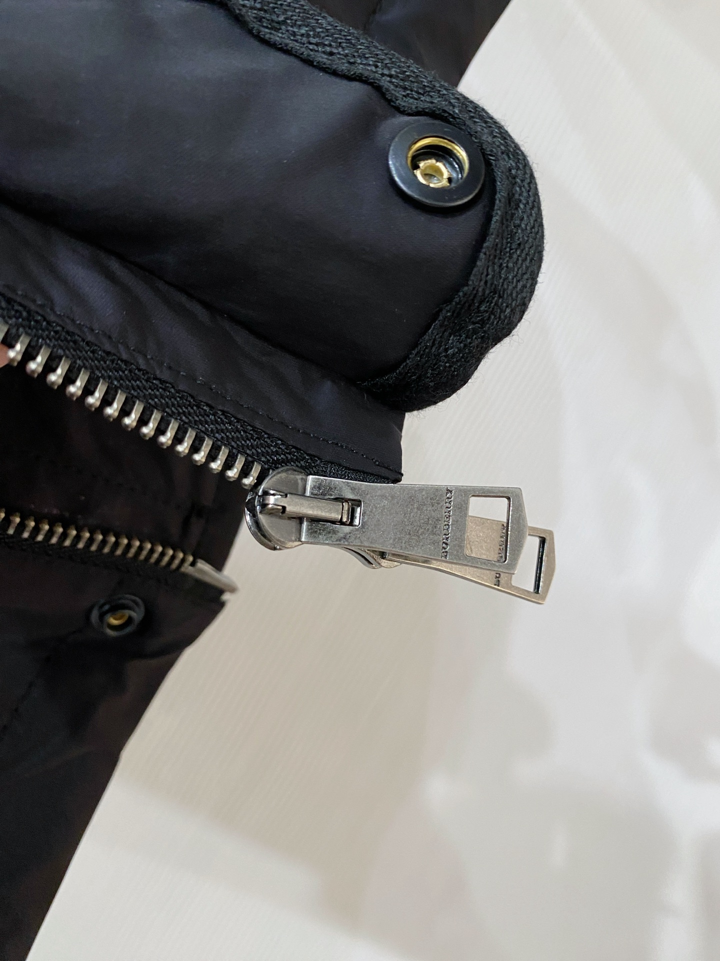 Burberry 巴宝莉马甲 2026SS春季新款马甲夹克外套最新设计款 秀场新品‼品相非常完美，三标齐