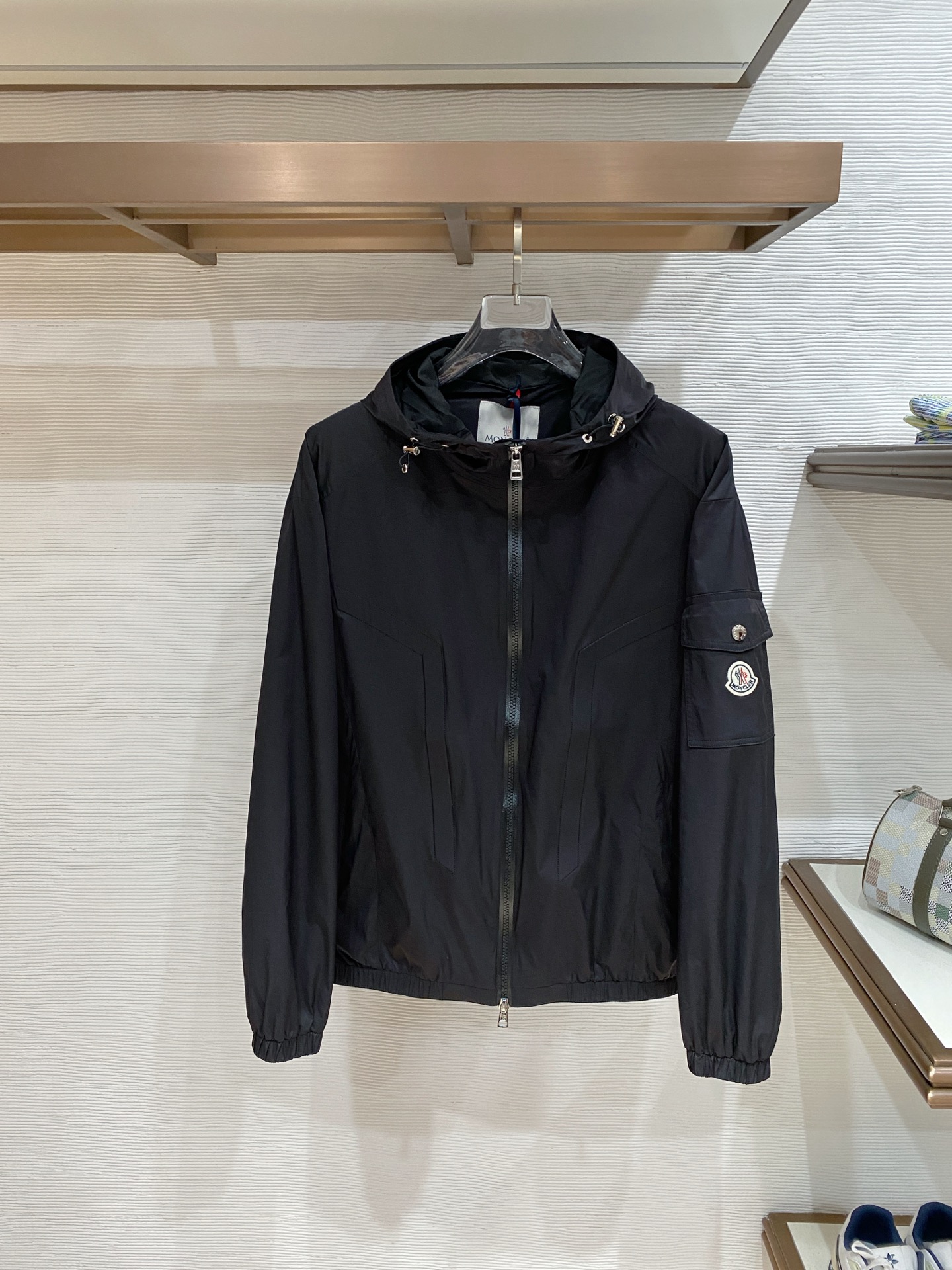 Moncler 蒙口 2026ss春季新款连帽夹克外套全高端版本！高定专柜面料辅料，透气舒适度高，细节无