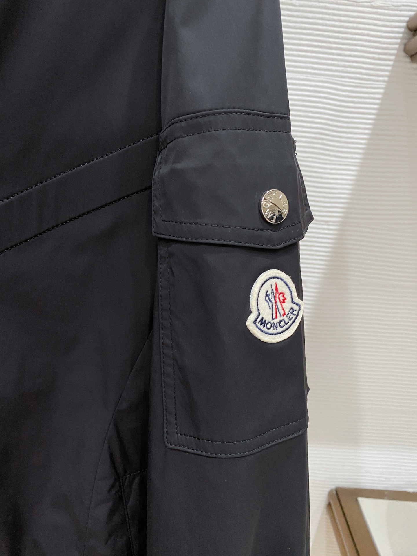 Moncler 蒙口 2026ss春季新款连帽夹克外套全高端版本！高定专柜面料辅料，透气舒适度高，细节无