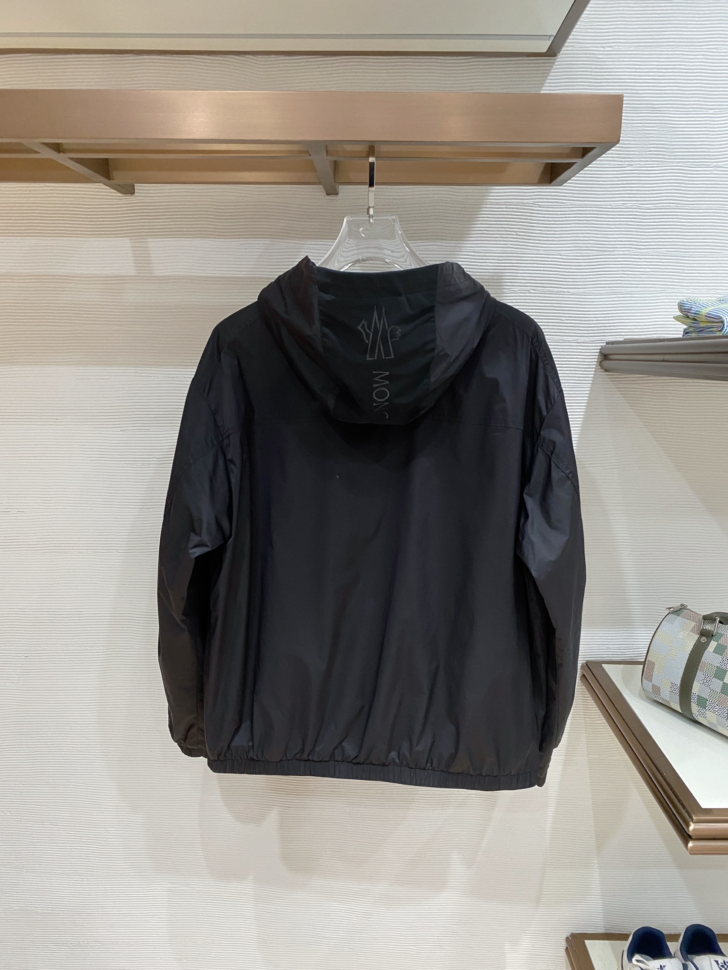 Moncler 蒙口 2026ss春季新款连帽夹克外套全高端版本！高定专柜面料辅料，透气舒适度高，细节无