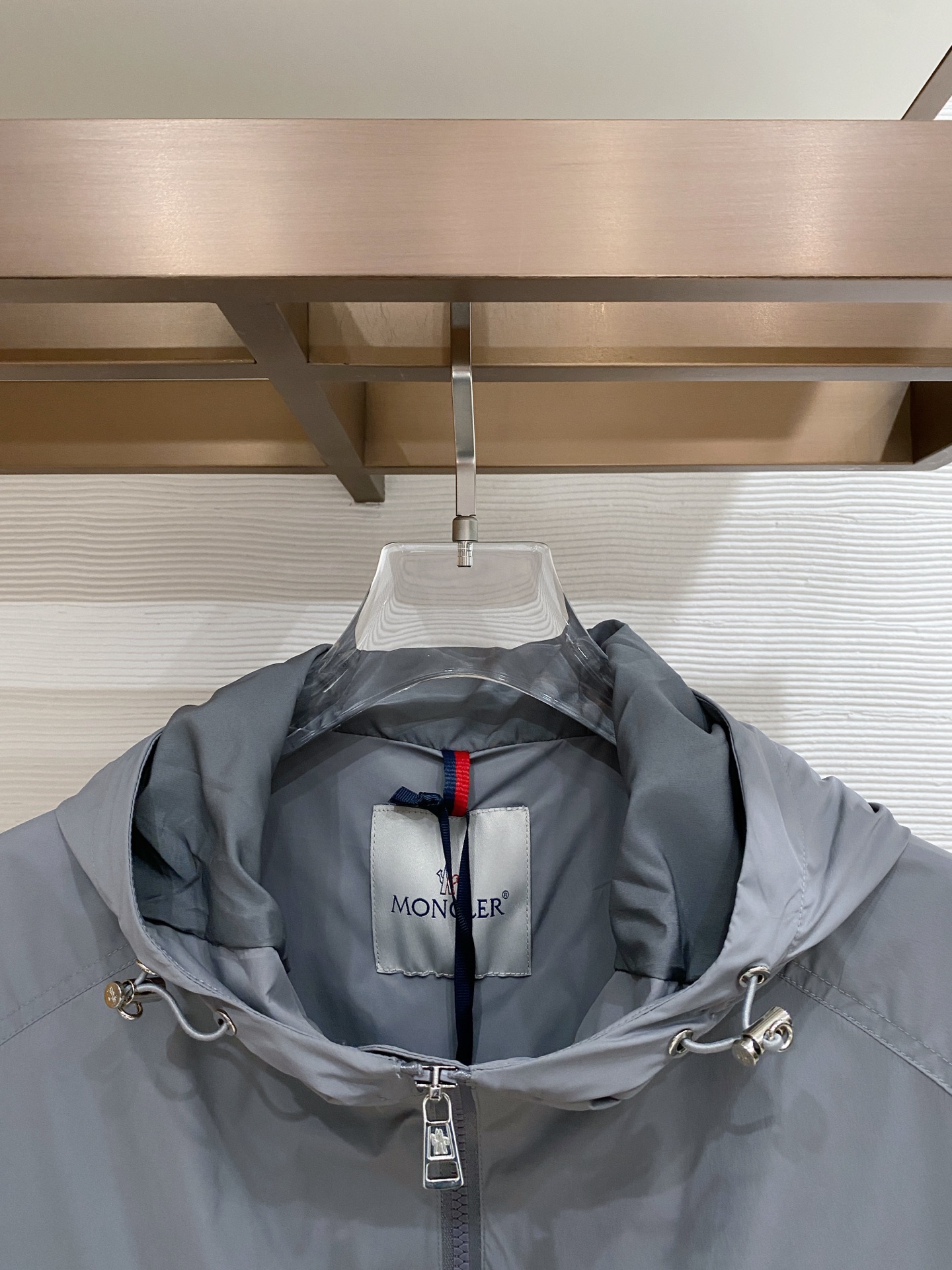 Moncler 蒙口 2026ss春季新款连帽夹克外套全高端版本！高定专柜面料辅料，透气舒适度高，细节无