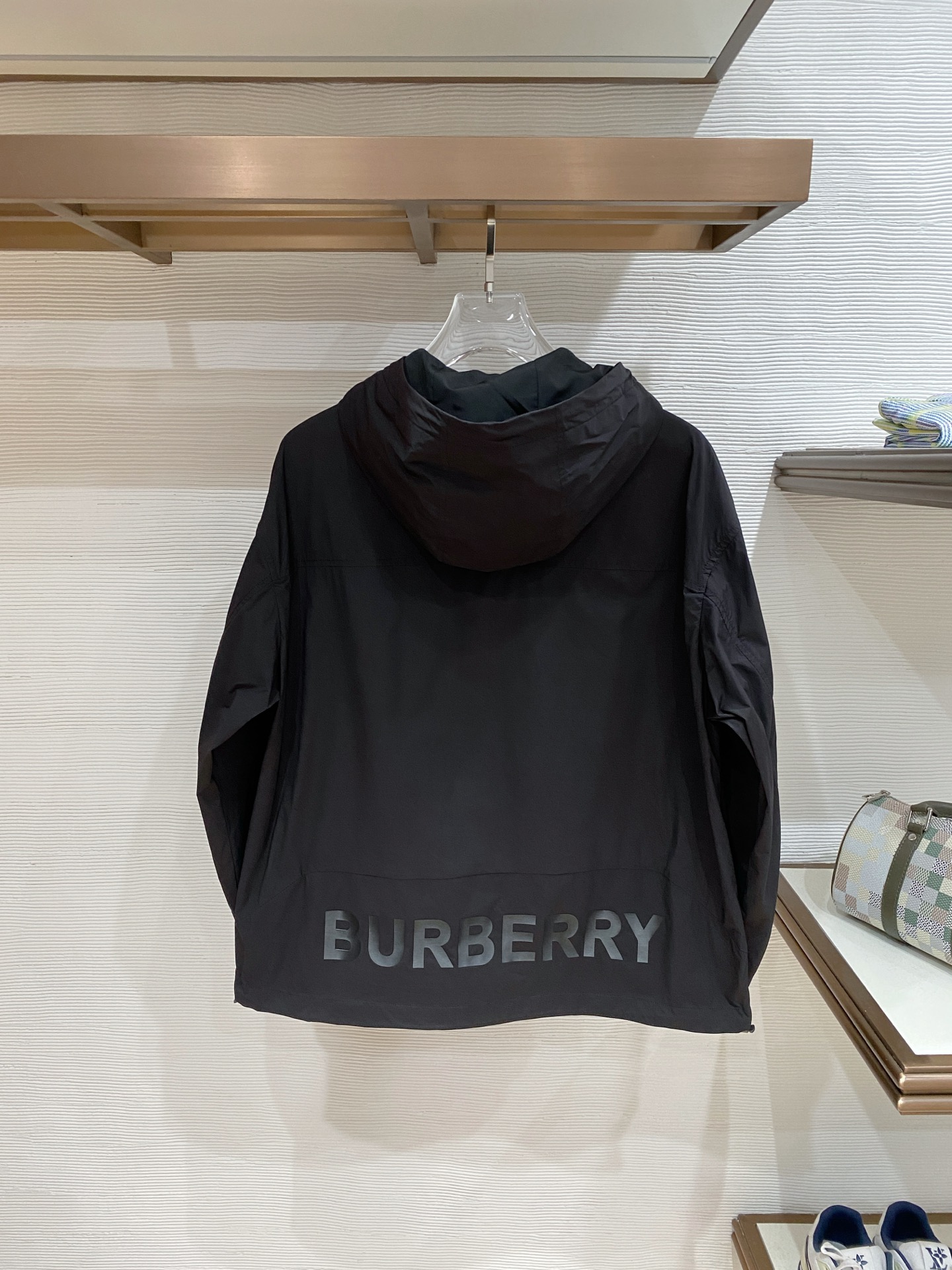 Burberry 巴宝莉 2026ss春季新款连帽夹克外套全高端版本！高定专柜面料辅料，透气舒适度高，细