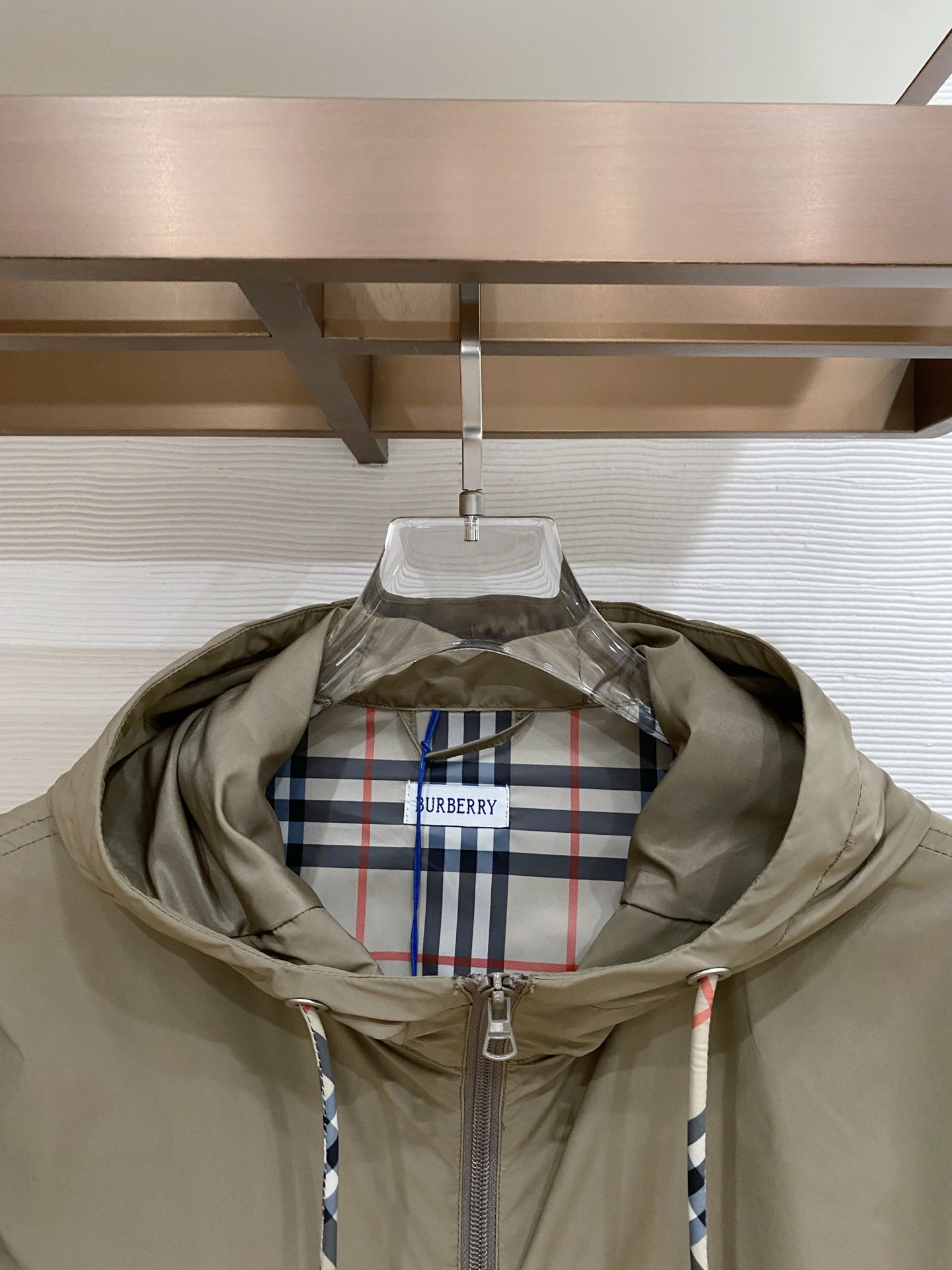 Burberry 巴宝莉 2026ss春季新款连帽夹克外套全高端版本！高定专柜面料辅料，透气舒适度高，细