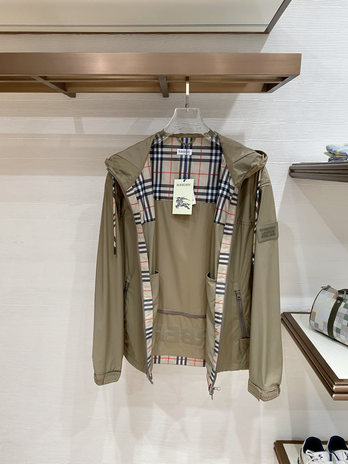 Burberry 巴宝莉 2026ss春季新款连帽夹克外套全高端版本！高定专柜面料辅料，透气舒适度高，细