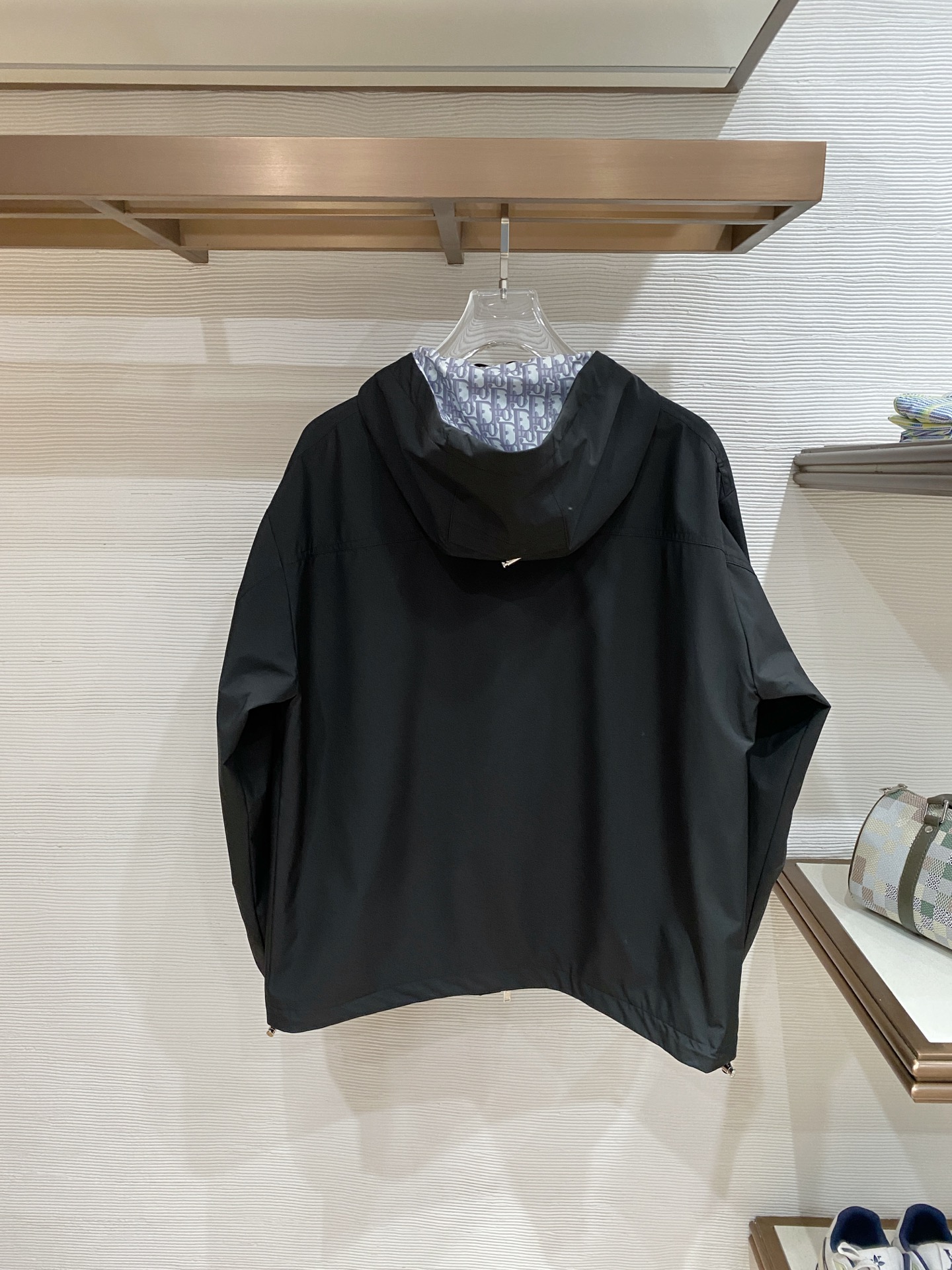 Dior 迪奥 2026ss春季新款连帽夹克外套全高端版本！高定专柜面料辅料，透气舒适度高，细节无可挑剔