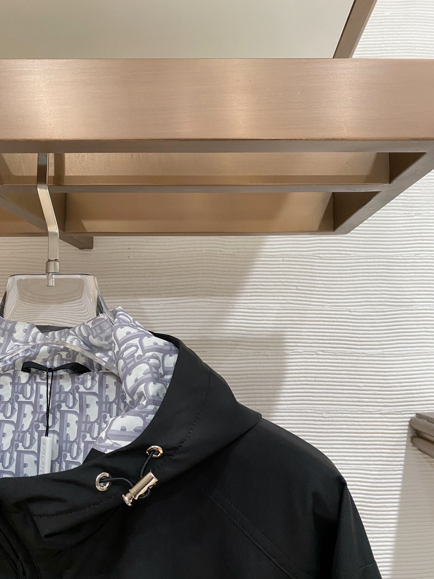 Dior 迪奥 2026ss春季新款连帽夹克外套全高端版本！高定专柜面料辅料，透气舒适度高，细节无可挑剔