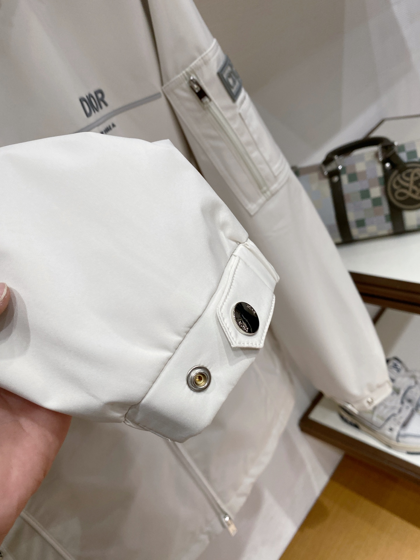 Dior 迪奥 2026ss春季新款连帽夹克外套全高端版本！高定专柜面料辅料，透气舒适度高，细节无可挑剔