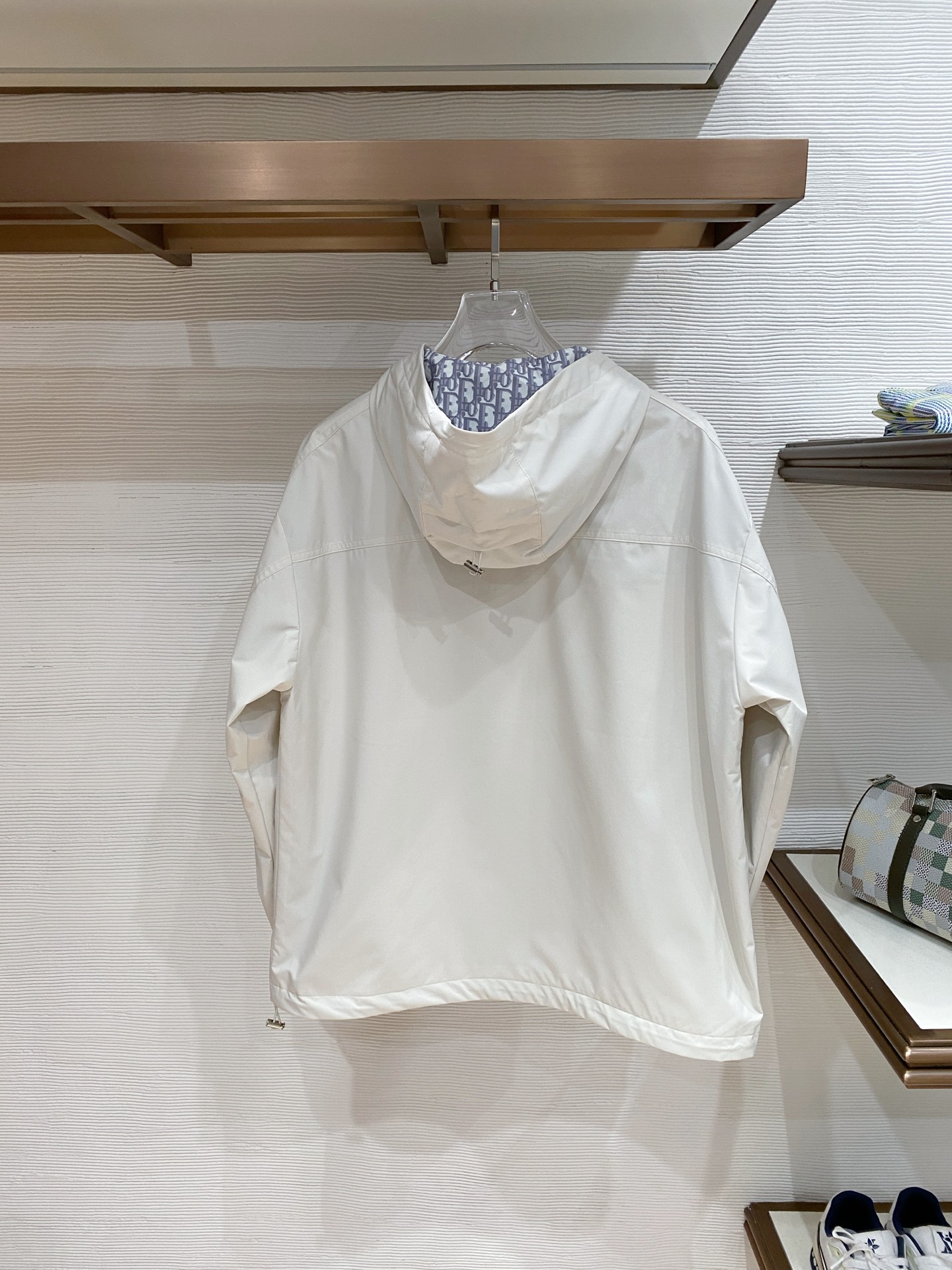 Dior 迪奥 2026ss春季新款连帽夹克外套全高端版本！高定专柜面料辅料，透气舒适度高，细节无可挑剔