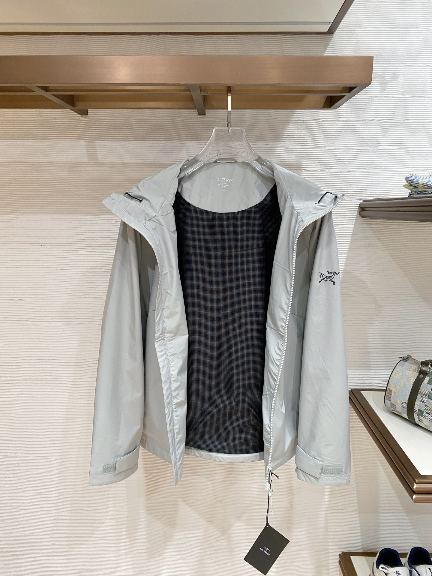 ARC TERYX 始祖鸟2026ss春季新款 官网同款男士夹克外套，原单三标齐全高端版本 定制面料 透