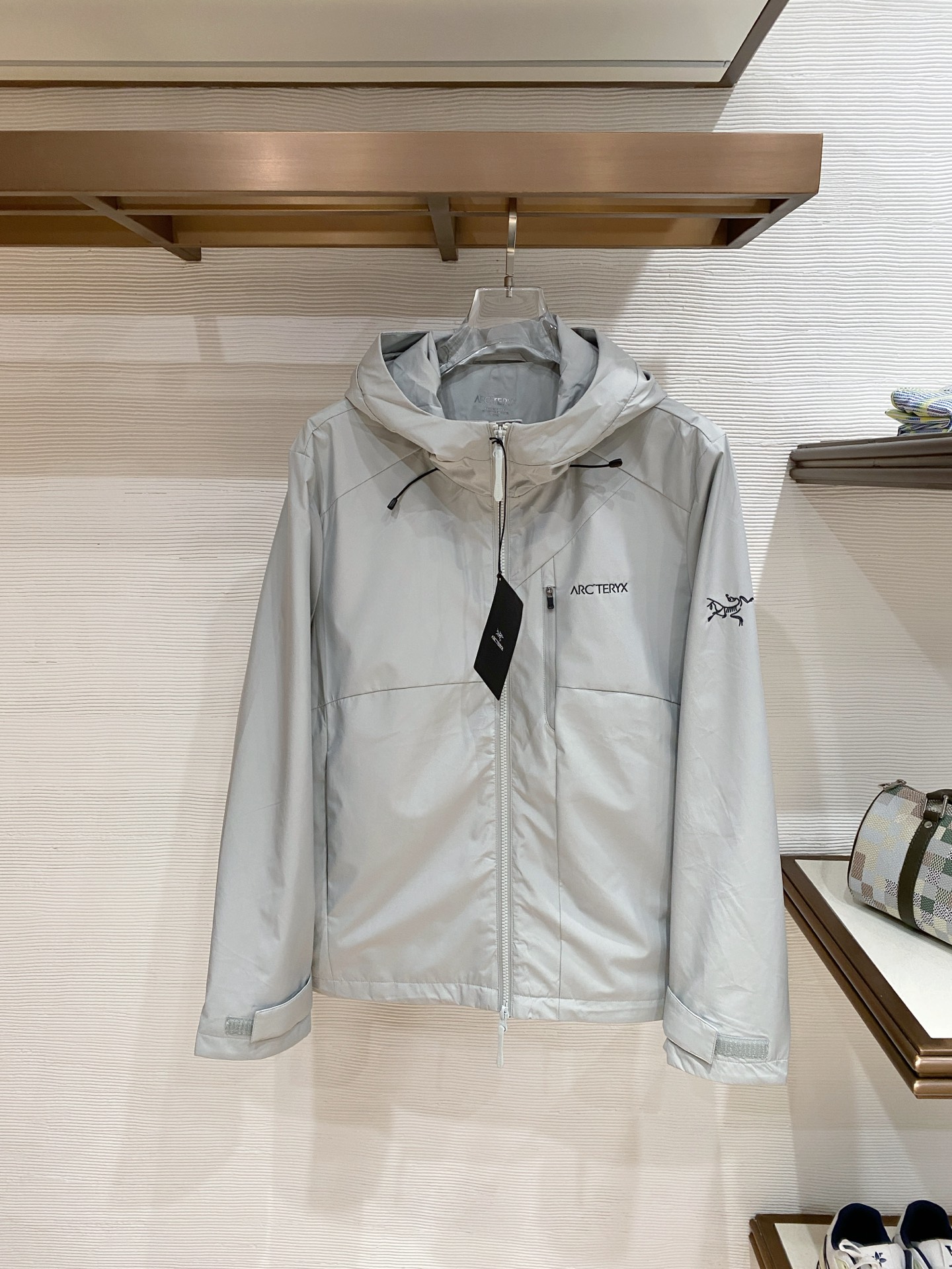 ARC TERYX 始祖鸟2026ss春季新款 官网同款男士夹克外套，原单三标齐全高端版本 定制面料 透