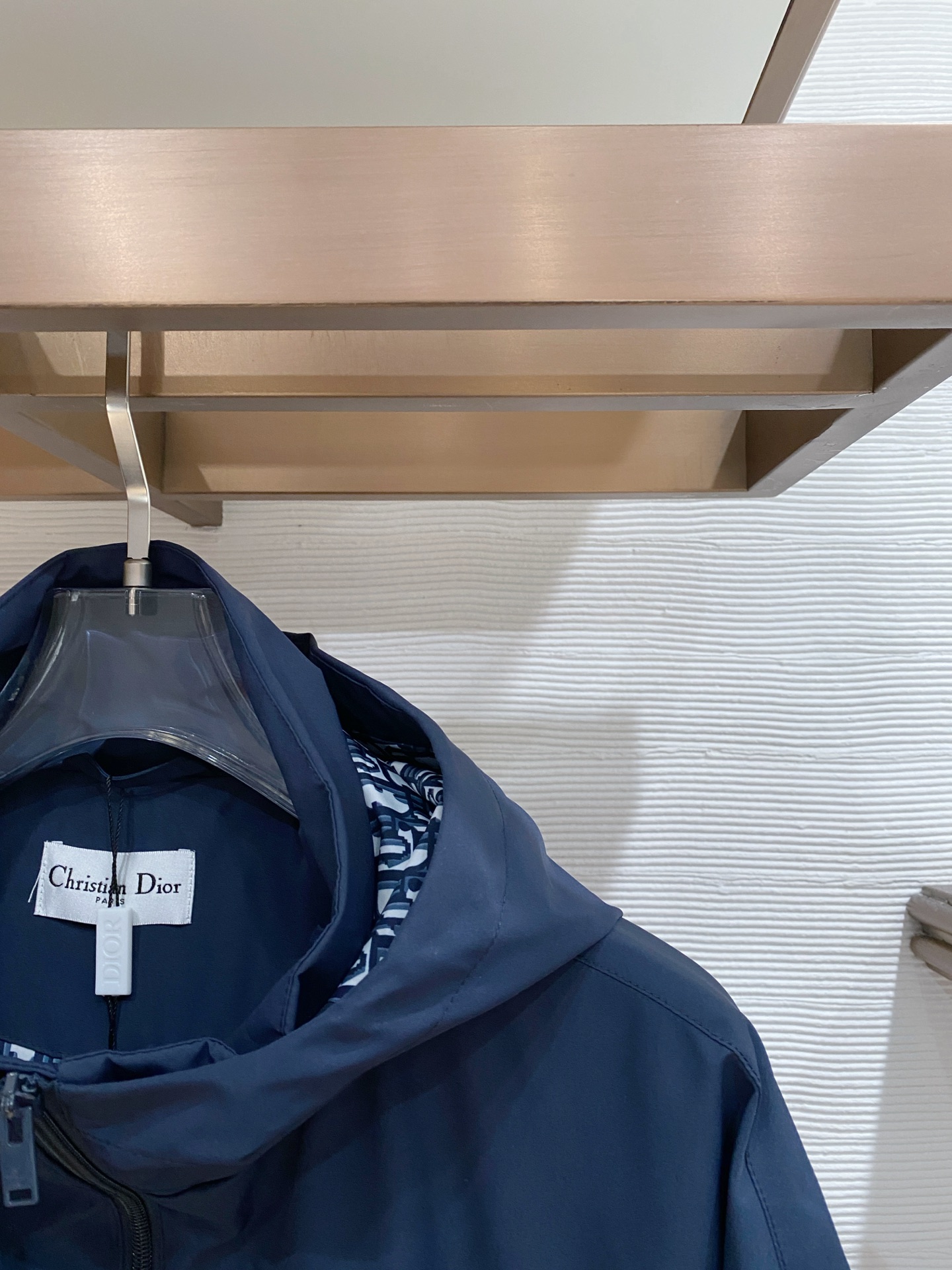 Dior 迪奥 2026ss春季新款连帽夹克外套全高端版本！高定专柜面料辅料，透气舒适度高，细节无可挑剔