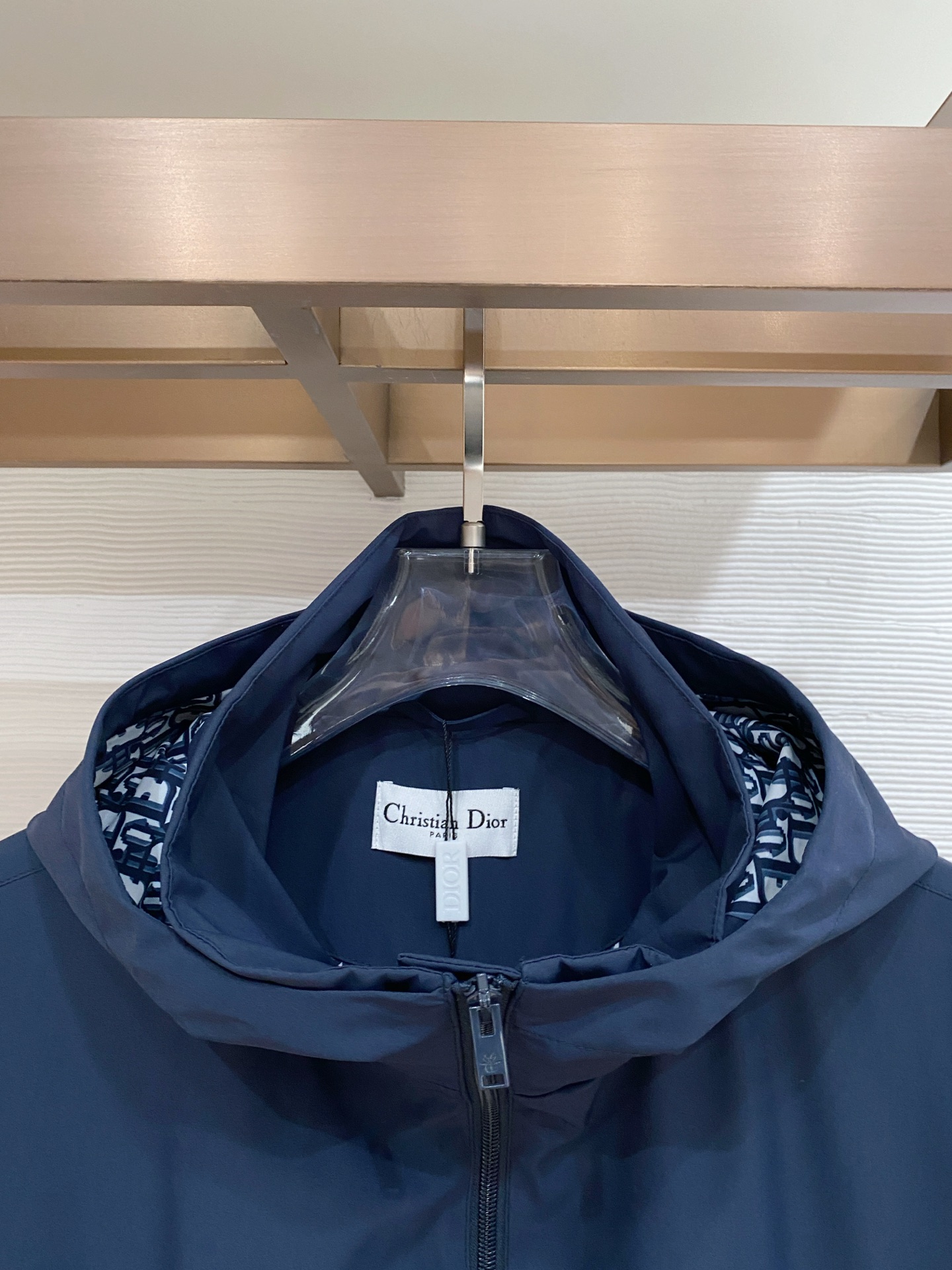 Dior 迪奥 2026ss春季新款连帽夹克外套全高端版本！高定专柜面料辅料，透气舒适度高，细节无可挑剔