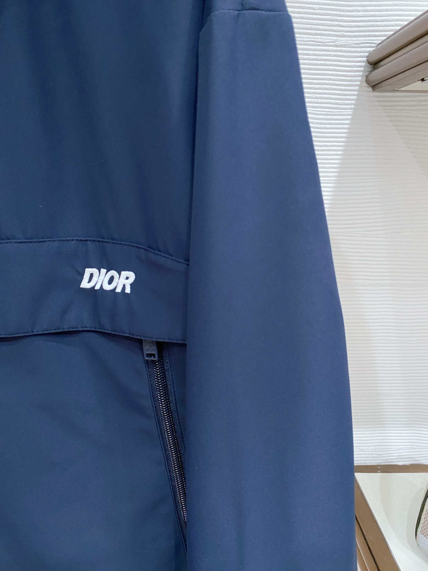 Dior 迪奥 2026ss春季新款连帽夹克外套全高端版本！高定专柜面料辅料，透气舒适度高，细节无可挑剔