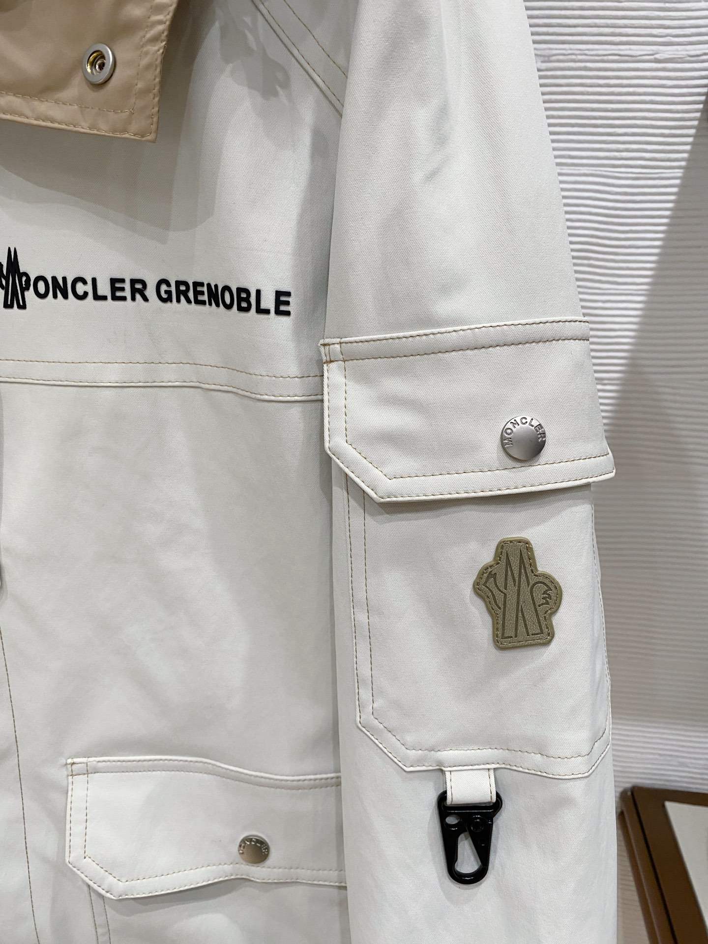 Moncler 蒙口 2026ss春季新款 官网同款男士夹克外套，原单三标齐全高端版本 定制面料 透气舒