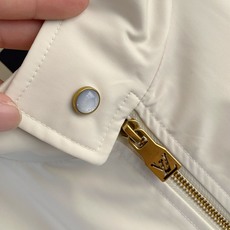 🌟 LV驴家 26秋季外套 官网专柜在售系列,业内独家首发经典主线里最抢手最火爆的系列男女同款,经典都市休闲风尚,百搭 🌟 LV驴家 26秋季外套 官网专柜在售系列,业内独家首发经典主线里最抢手最火爆的系列男女同款,经典都市休闲风尚,百搭