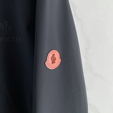 🌟 Moncler蒙口 26秋款外套 官网专柜在售系列,业内独家首发经典主线里最抢手最火爆的系列男女同款,经典都市休闲 🌟 Moncler蒙口 26秋款外套 官网专柜在售系列,业内独家首发经典主线里最抢手最火爆的系列男女同款,经典都市休闲
