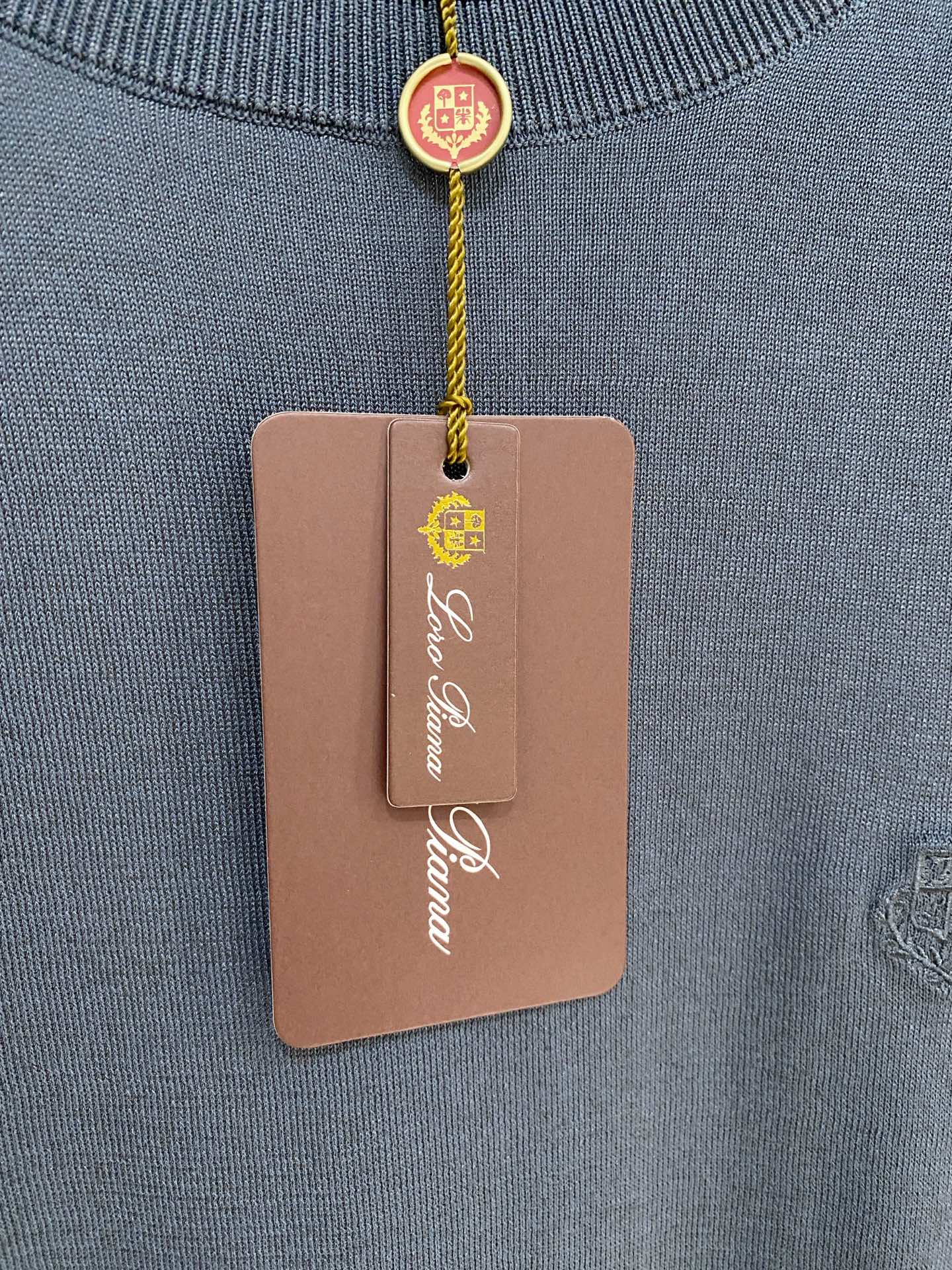 高级货>26新款(醋酸/天丝/桑蚕丝/混纺)专柜官网同步发售！辅料全部原版定制出品，贸易公司真品订单。高