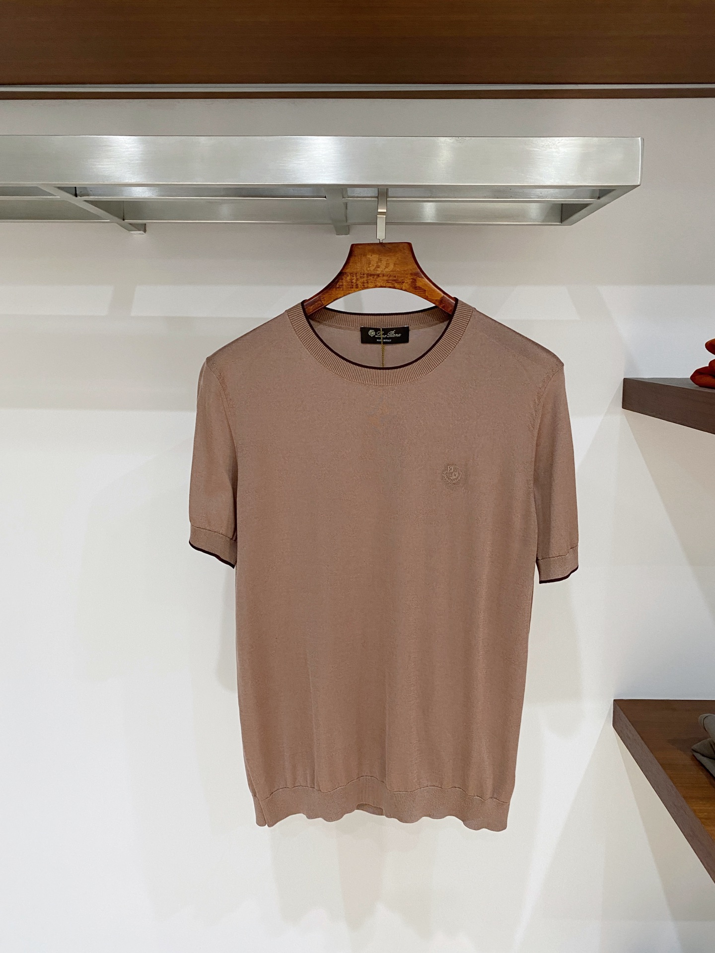 高级货>26新款(醋酸/天丝/桑蚕丝/混纺)专柜官网同步发售！辅料全部原版定制出品，贸易公司真品订单。高