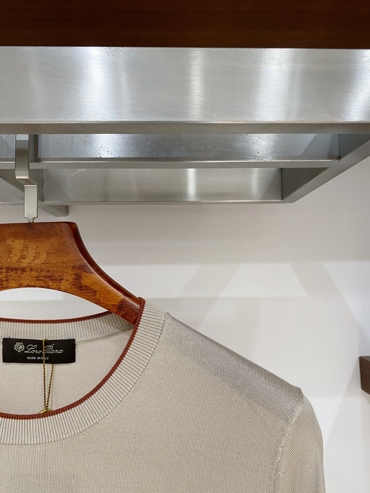 高级货>26新款(醋酸/天丝/桑蚕丝/混纺)专柜官网同步发售！辅料全部原版定制出品，贸易公司真品订单。高