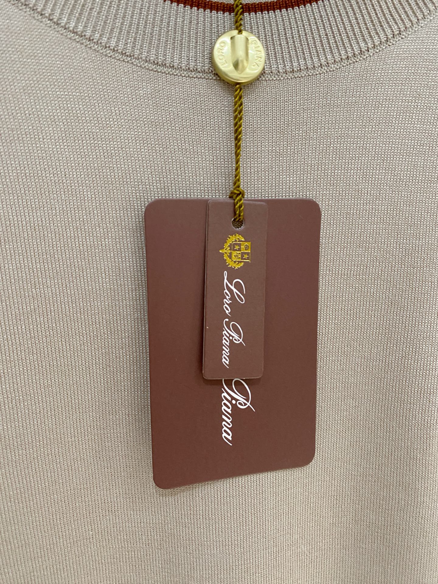 高级货>26新款(醋酸/天丝/桑蚕丝/混纺)专柜官网同步发售！辅料全部原版定制出品，贸易公司真品订单。高