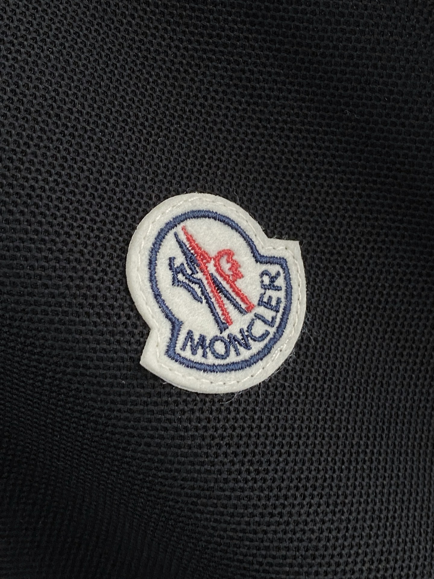 🌟 Mon# 26春夏 专属标识Polo衫短袖T恤 经典的翻领裁剪工艺从未停止.既不单调也不复杂,匠心之