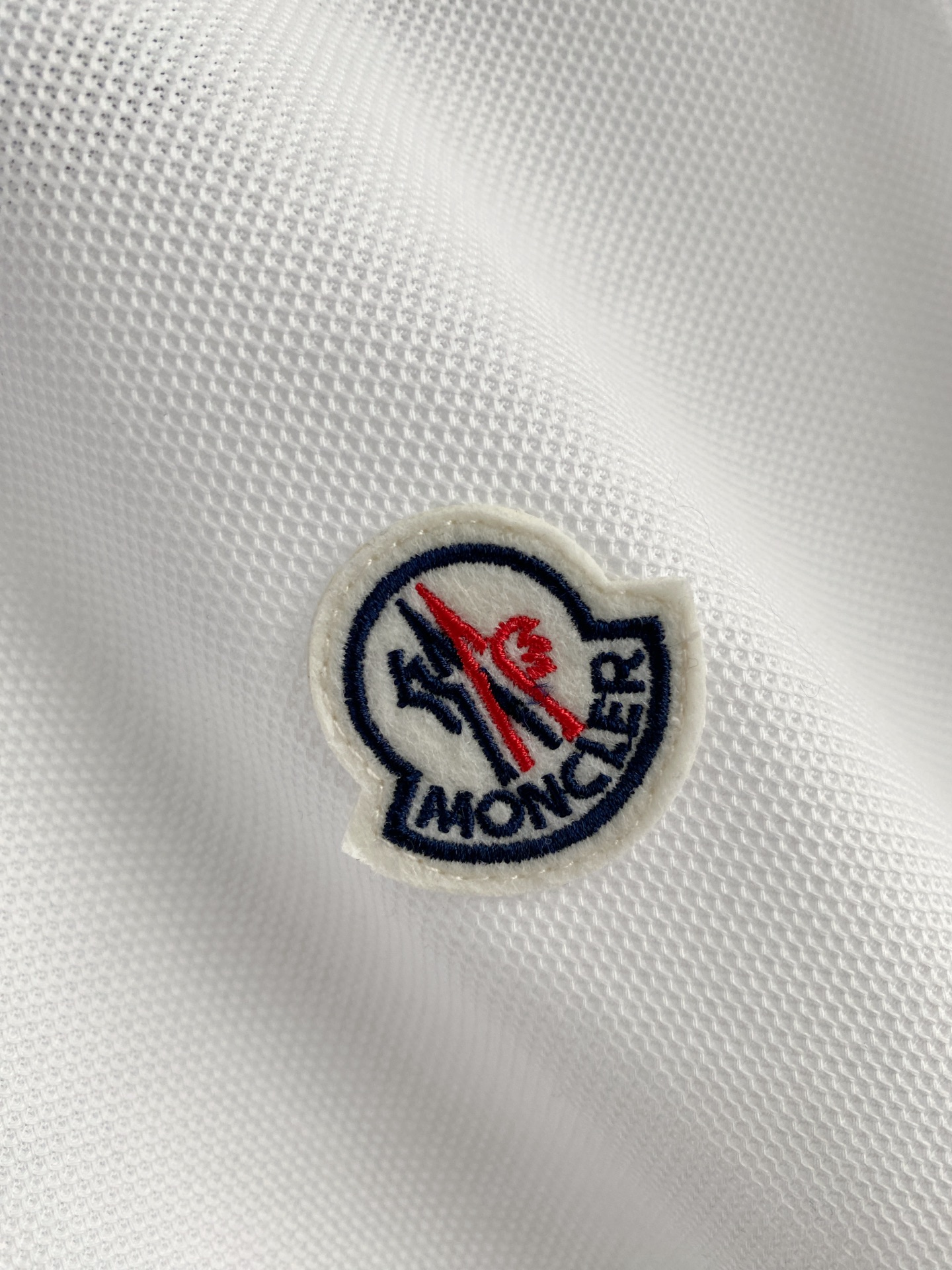 🌟 Mon# 26春夏 专属标识Polo衫短袖T恤 经典的翻领裁剪工艺从未停止.既不单调也不复杂,匠心之