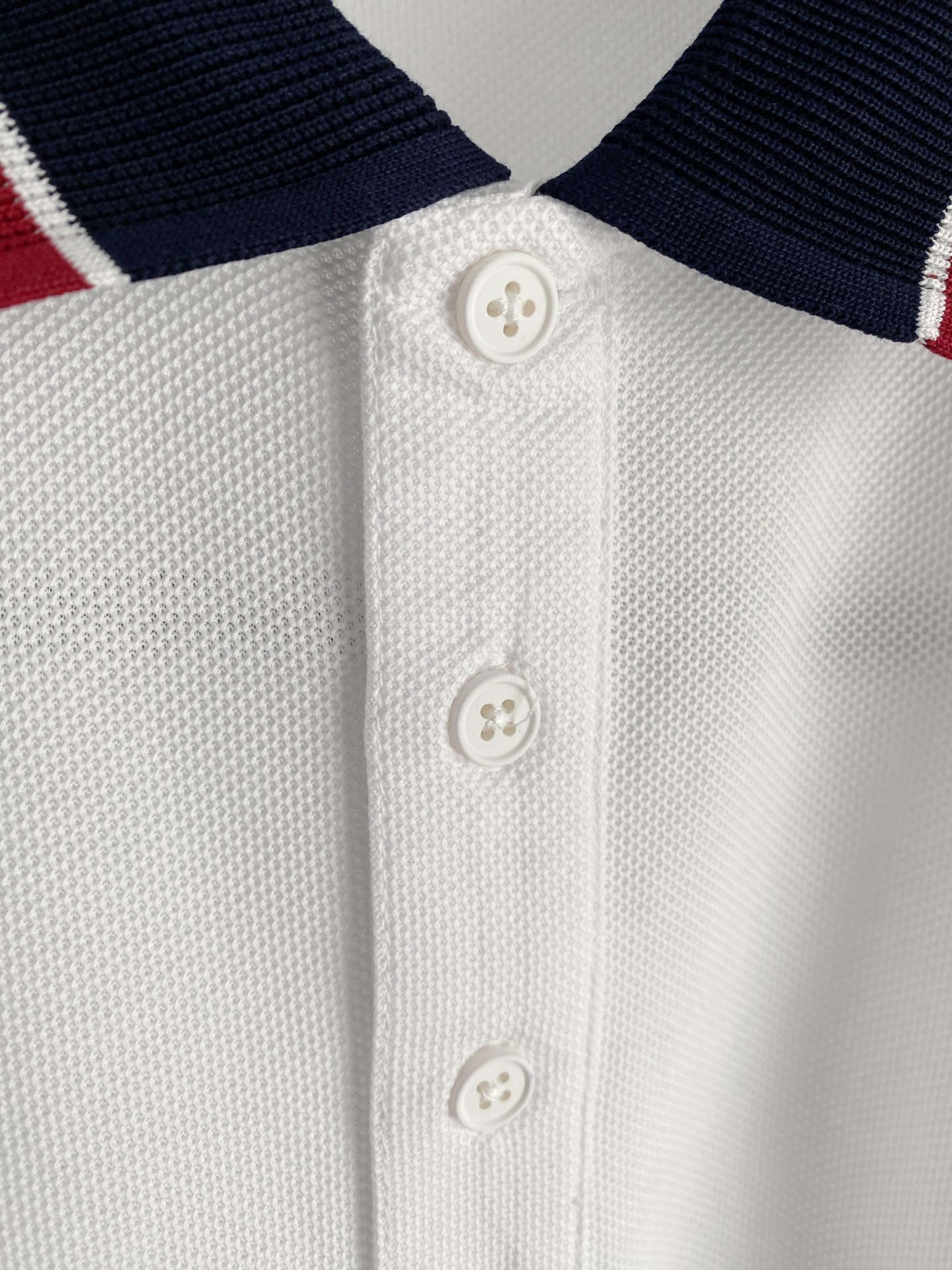 🌟 Mon# 26春夏 专属标识Polo衫短袖T恤 经典的翻领裁剪工艺从未停止.既不单调也不复杂,匠心之