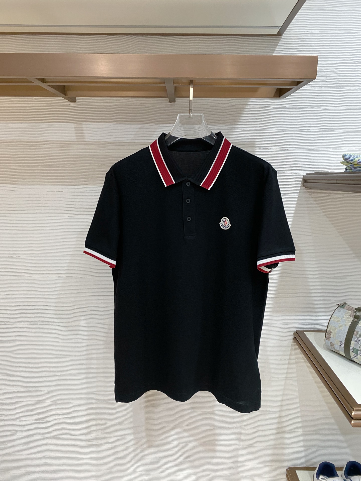 🌟 Mon# 26春夏 专属标识Polo衫短袖T恤 经典的翻领裁剪工艺从未停止.既不单调也不复杂,匠心之