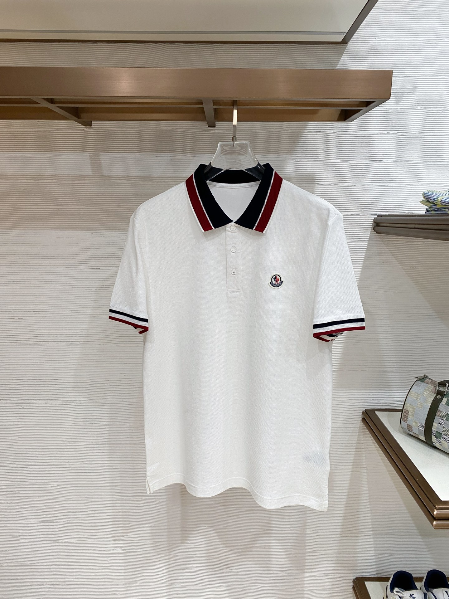 🌟 Mon# 26春夏 专属标识Polo衫短袖T恤 经典的翻领裁剪工艺从未停止.既不单调也不复杂,匠心之