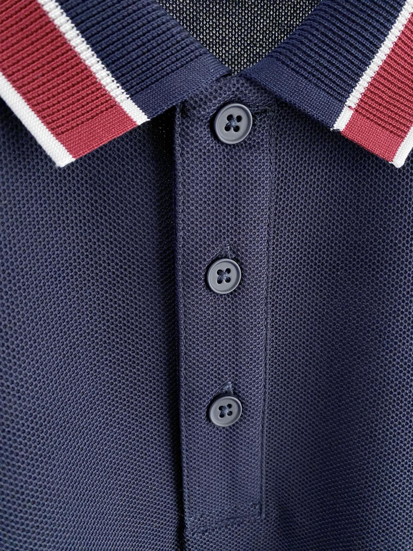 🌟 Mon# 26春夏 专属标识Polo衫短袖T恤 经典的翻领裁剪工艺从未停止.既不单调也不复杂,匠心之