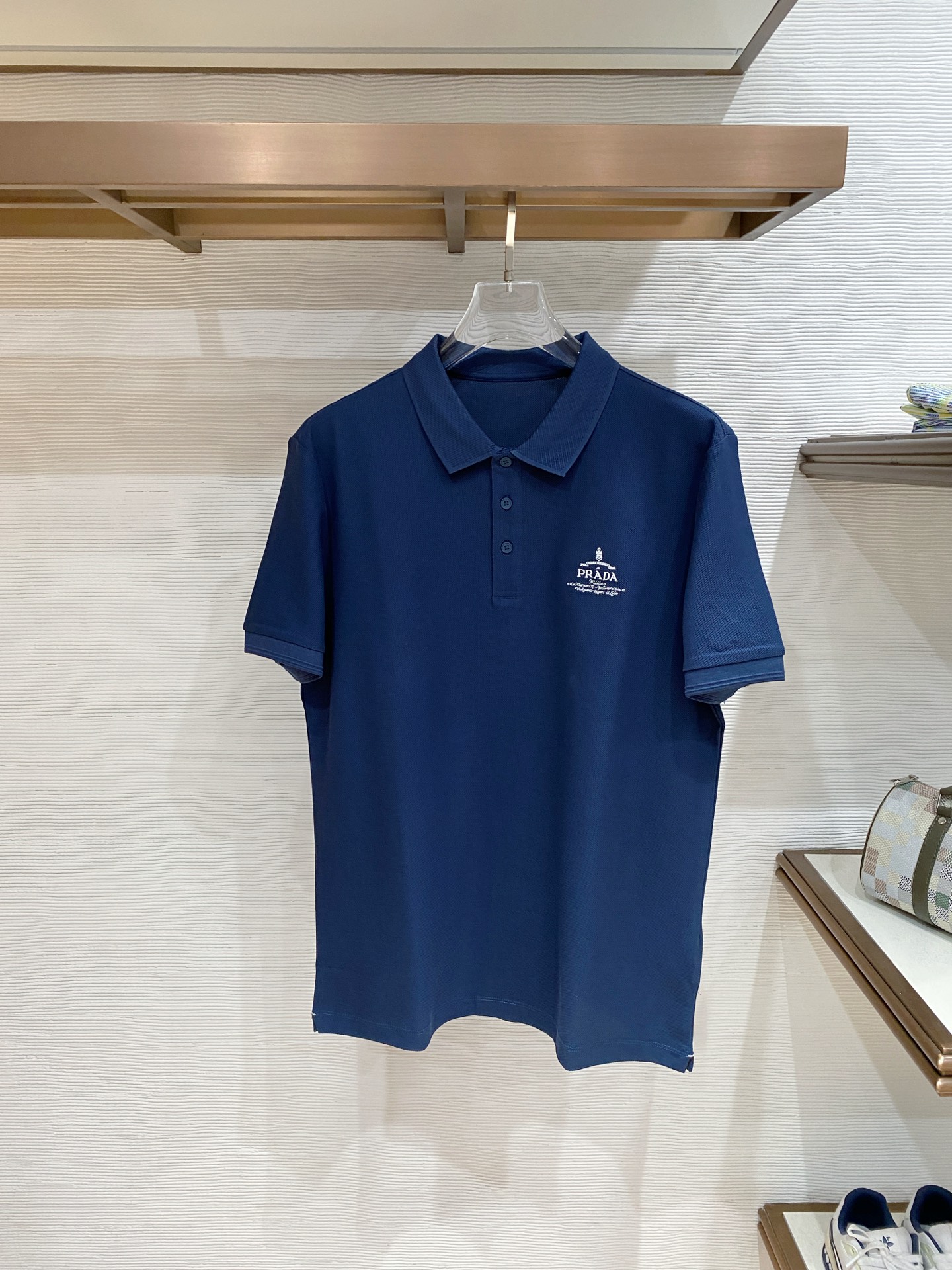 🌟 PRD# 26春夏 专属标识Polo衫短袖T恤 经典的翻领裁剪工艺从未停止.既不单调也不复杂,匠心之