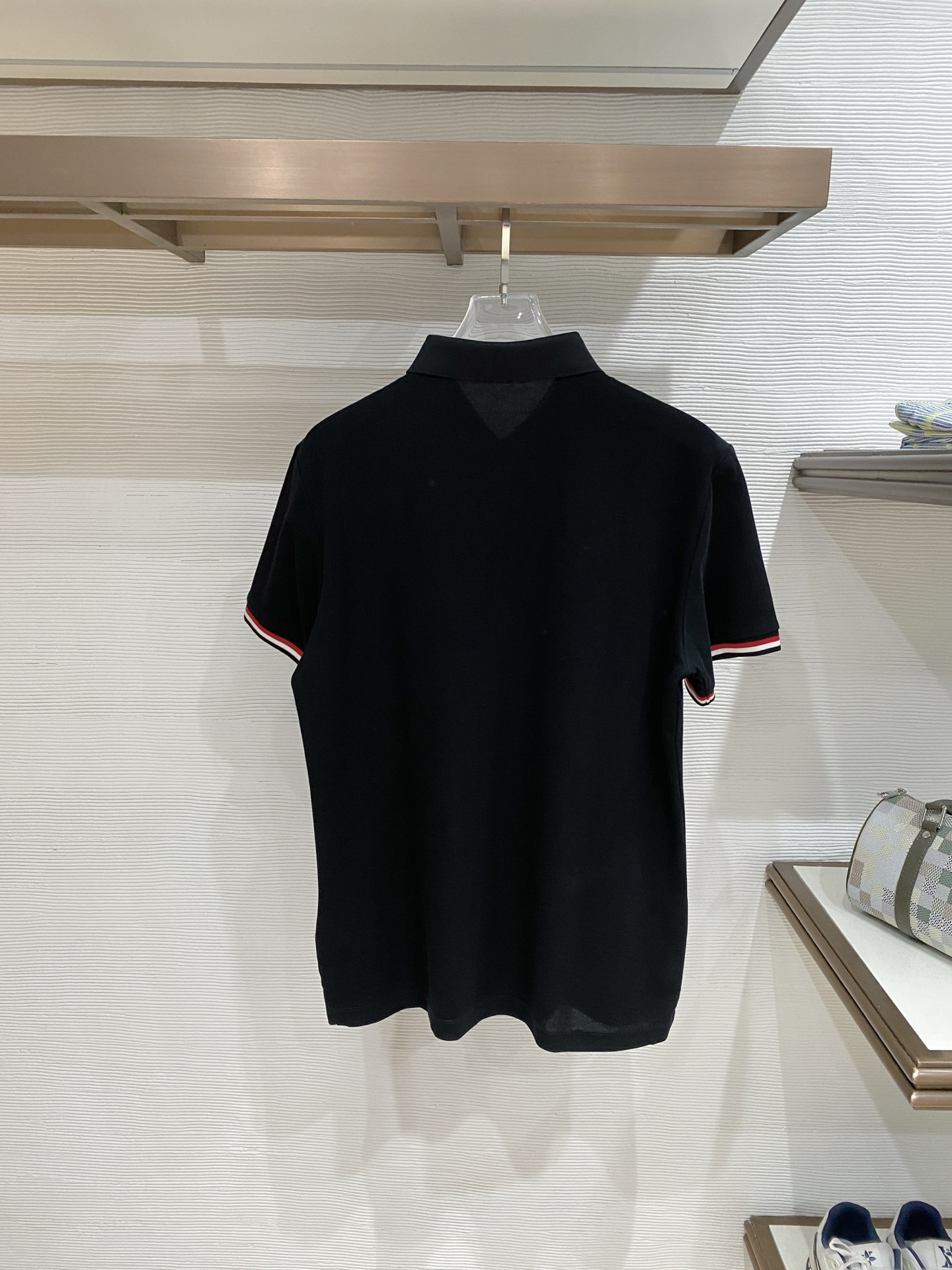 🌟 Mon# 26春夏 专属标识Polo衫短袖T恤 经典的翻领裁剪工艺从未停止.既不单调也不复杂,匠心之