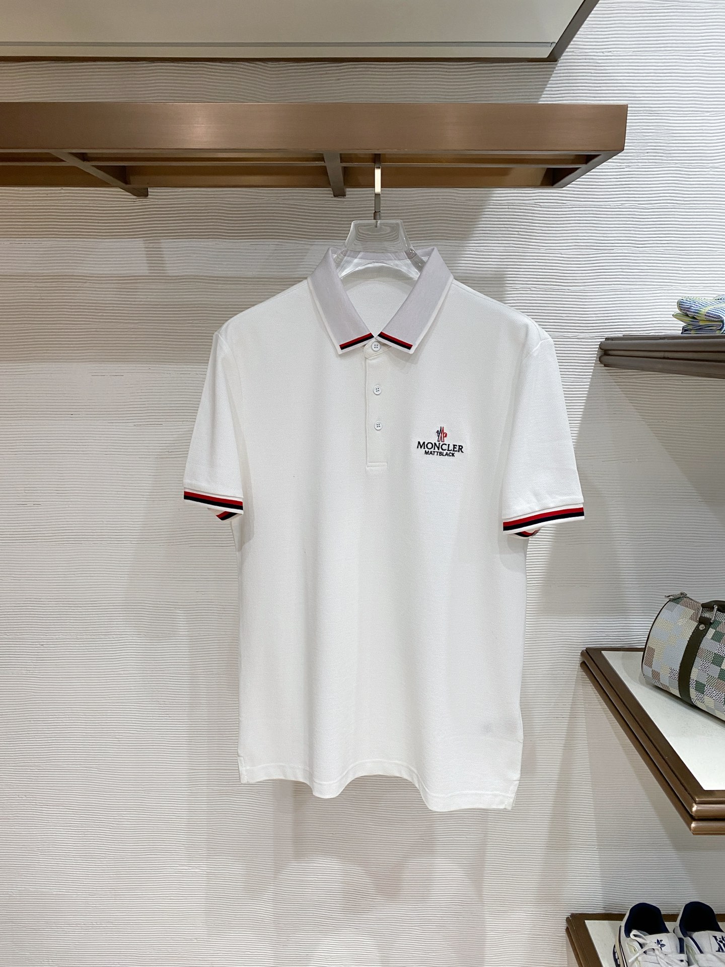 🌟 Mon# 26春夏 专属标识Polo衫短袖T恤 经典的翻领裁剪工艺从未停止.既不单调也不复杂,匠心之