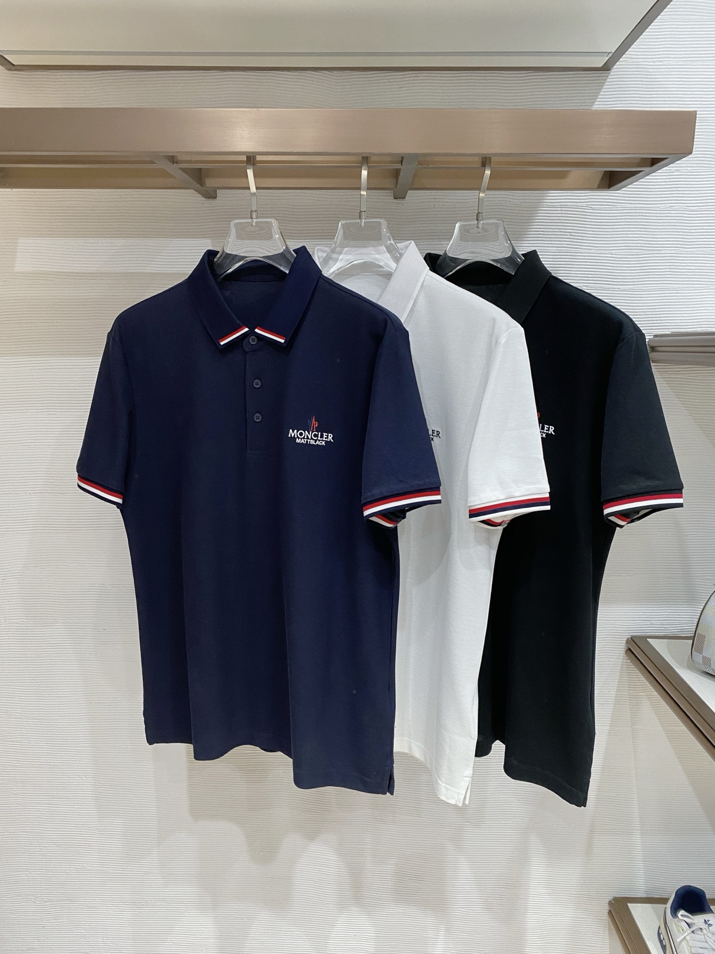 🌟 Mon# 26春夏 专属标识Polo衫短袖T恤 经典的翻领裁剪工艺从未停止.既不单调也不复杂,匠心之