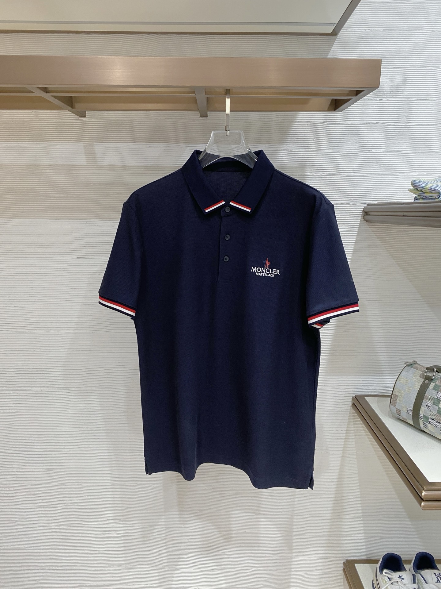 🌟 Mon# 26春夏 专属标识Polo衫短袖T恤 经典的翻领裁剪工艺从未停止.既不单调也不复杂,匠心之