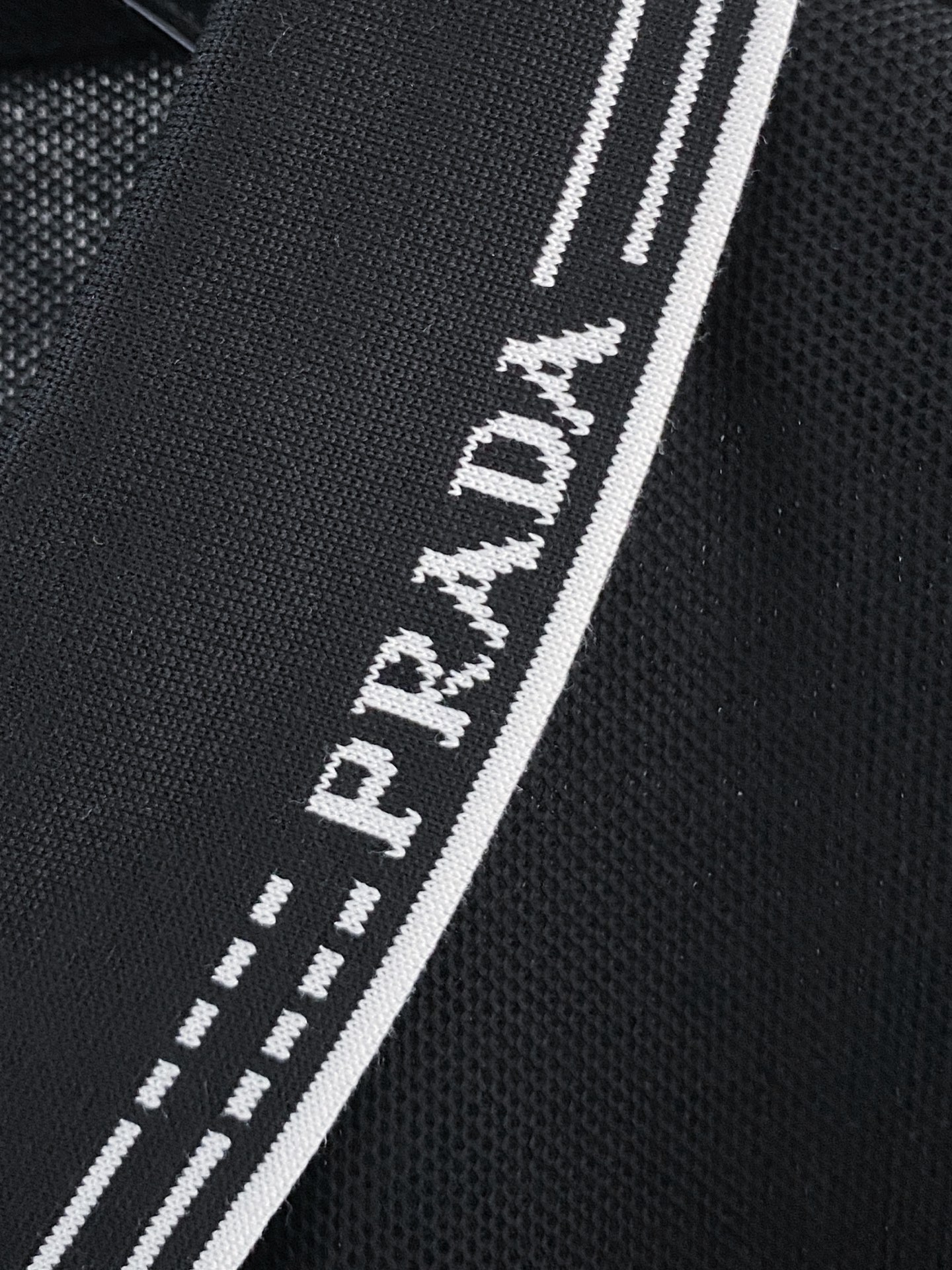 🌟 PRD# 26春夏 专属标识Polo衫短袖T恤 经典的翻领裁剪工艺从未停止.既不单调也不复杂,匠心之