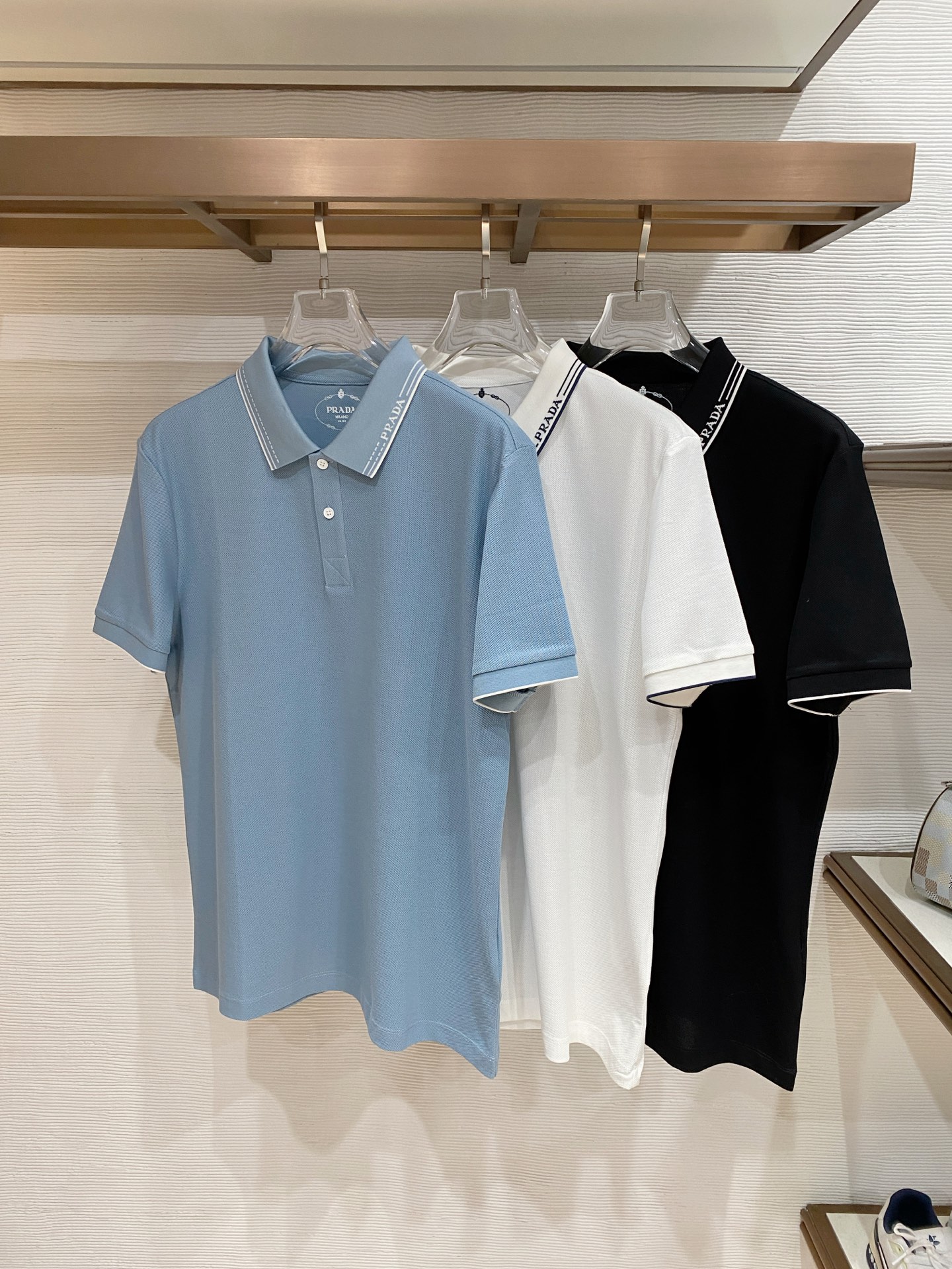 🌟 PRD# 26春夏 专属标识Polo衫短袖T恤 经典的翻领裁剪工艺从未停止.既不单调也不复杂,匠心之
